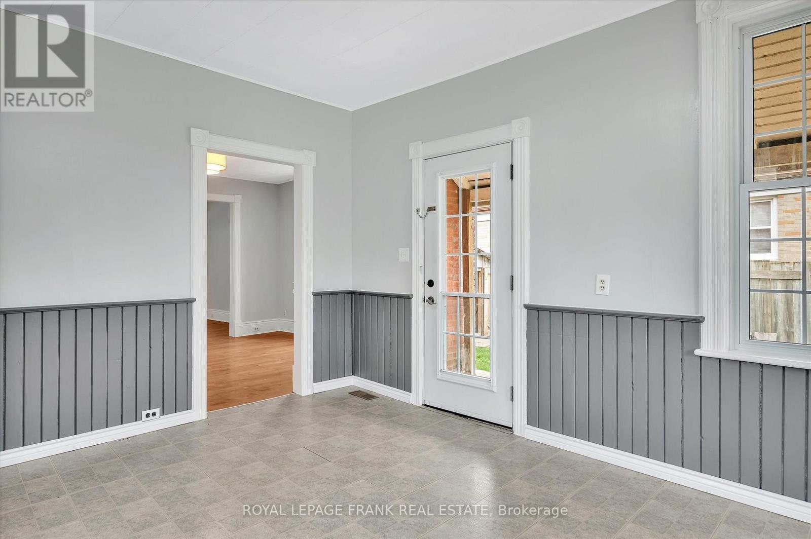 505 Chamberlain Street, Peterborough Central (South), Ontario  K9J 4L3 - Photo 15 - X12113060