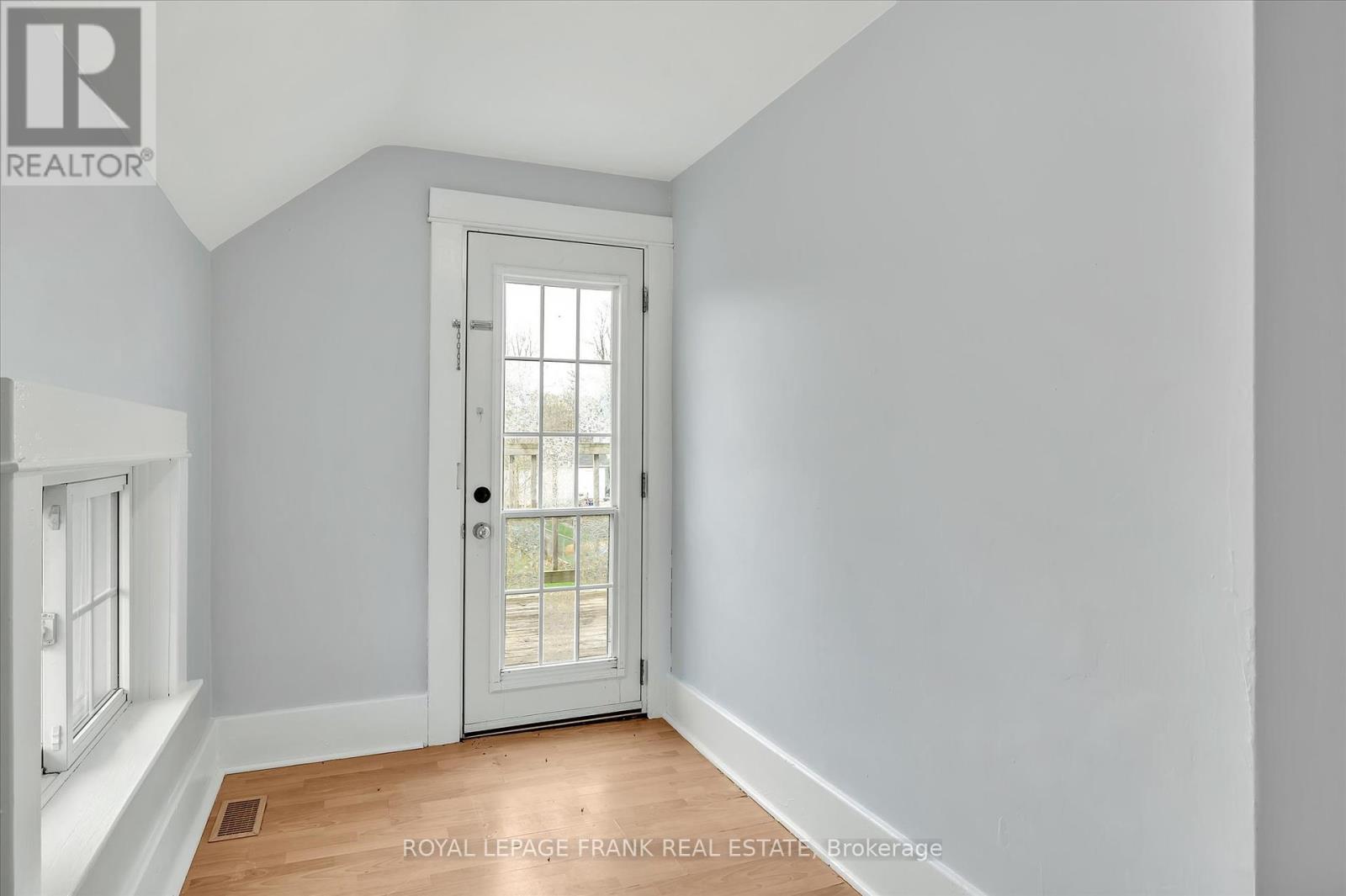 505 Chamberlain Street, Peterborough Central (South), Ontario  K9J 4L3 - Photo 19 - X12113060