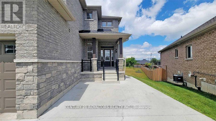 1572 Cahill Drive, Peterborough West (South), Ontario  K9K 0G6 - Photo 3 - X12113081