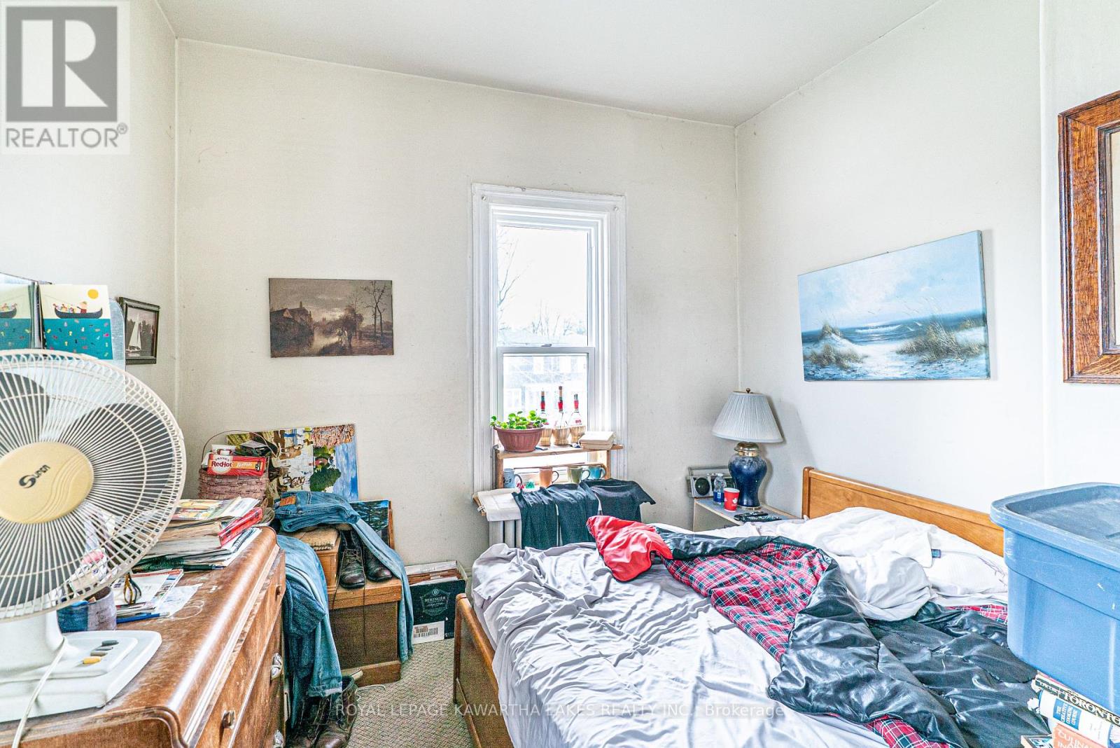 6 Glenelg Street W, Kawartha Lakes (Lindsay), Ontario  K9V 2T8 - Photo 12 - X12113272