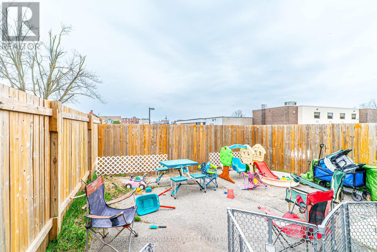 6 Glenelg Street W, Kawartha Lakes (Lindsay), Ontario  K9V 2T8 - Photo 33 - X12113272