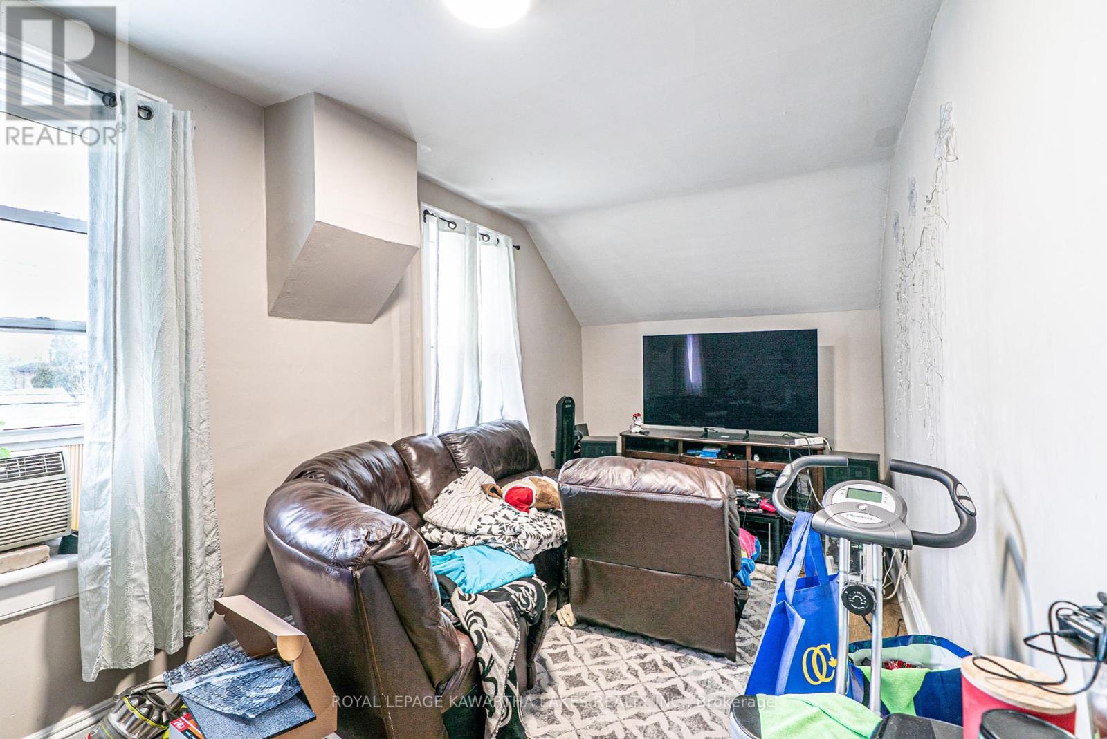 86 Lindsay Street S, Kawartha Lakes (Lindsay), Ontario  K9V 2M3 - Photo 13 - X12113382