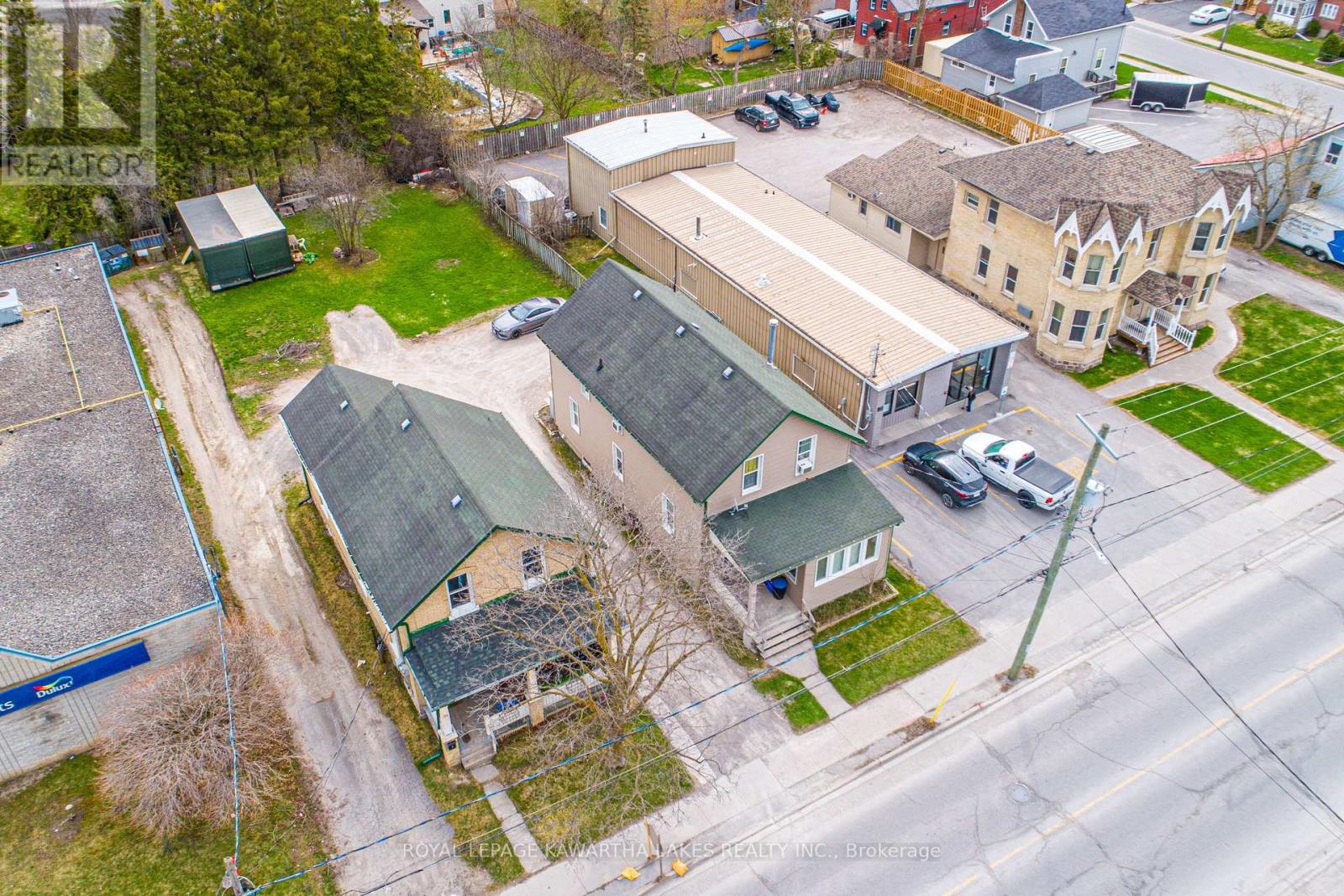 86 Lindsay Street S, Kawartha Lakes (Lindsay), Ontario  K9V 2M3 - Photo 3 - X12113382