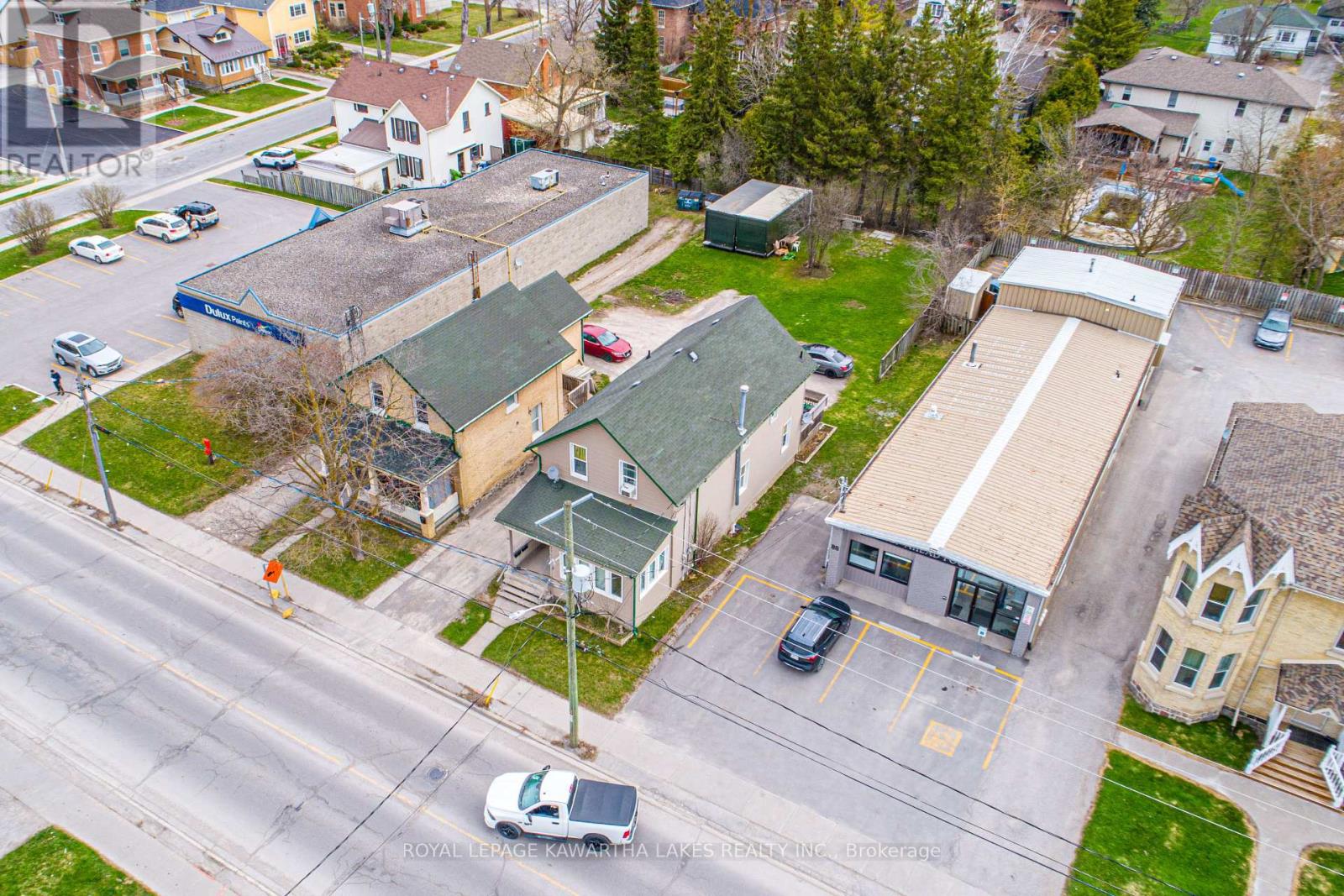 86 Lindsay Street S, Kawartha Lakes (Lindsay), Ontario  K9V 2M3 - Photo 4 - X12113382