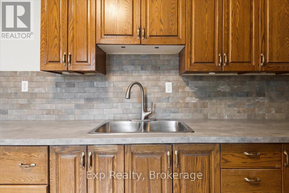 650 Armour Road, Peterborough East (Central), Ontario  K9H 1Z4 - Photo 15 - X12113718