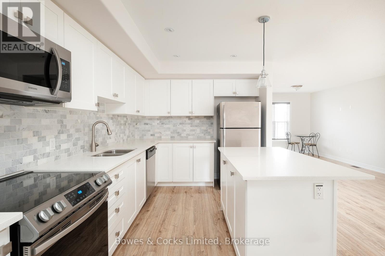 245 Rowberry Boulevard, Peterborough North (North), Ontario  K9H 0H9 - Photo 11 - X12113780