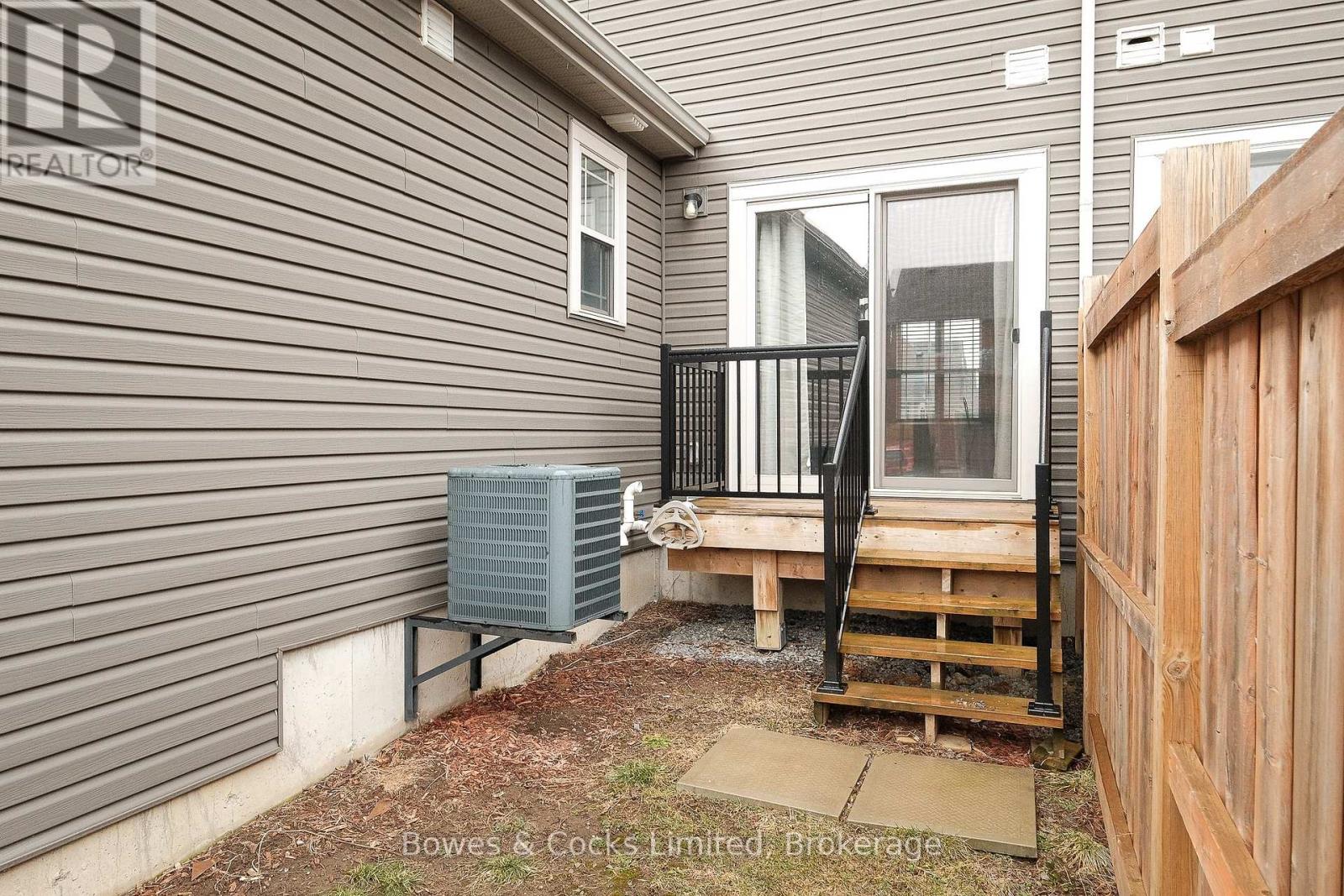 245 Rowberry Boulevard, Peterborough North (North), Ontario  K9H 0H9 - Photo 32 - X12113780