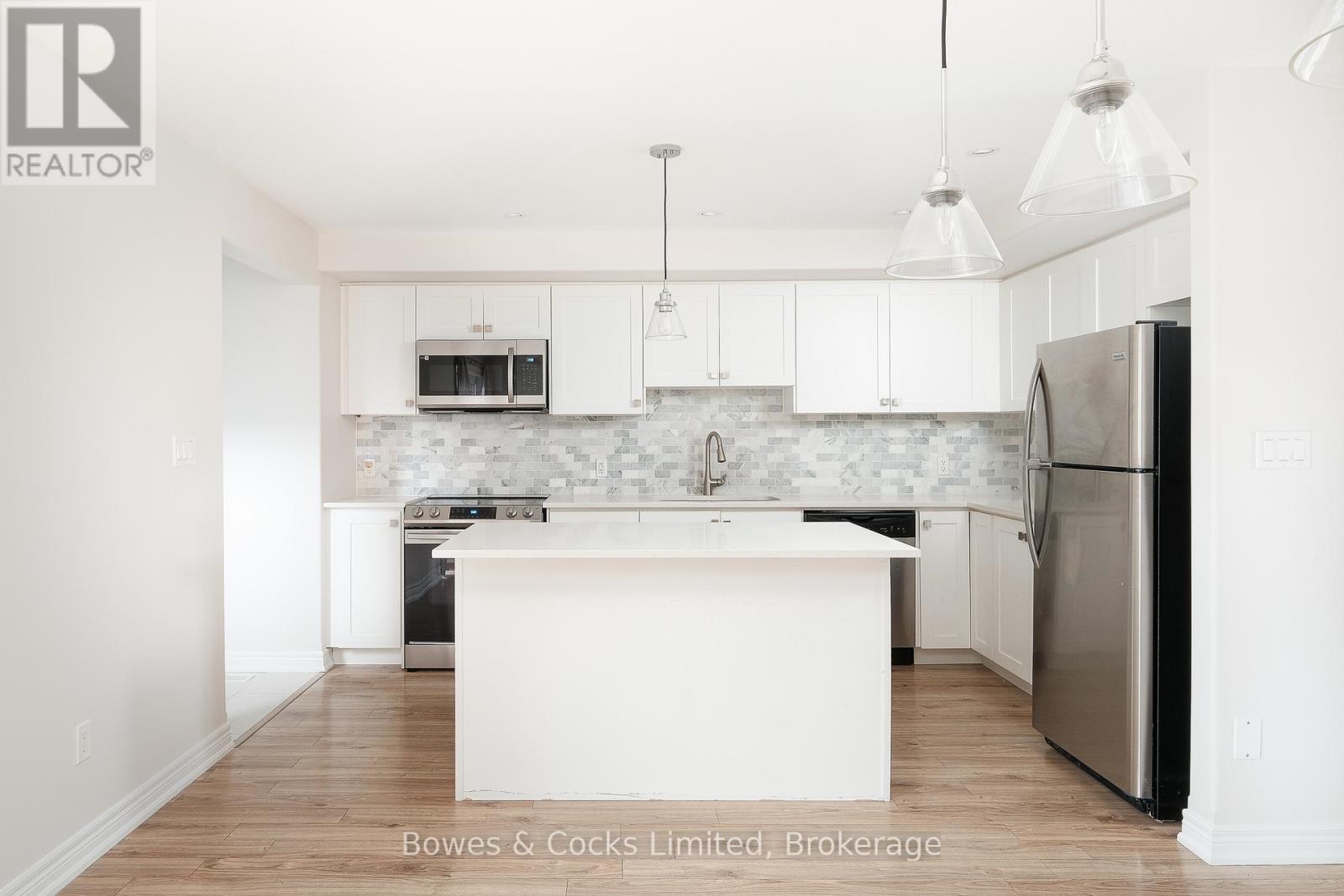 245 Rowberry Boulevard, Peterborough North (North), Ontario  K9H 0H9 - Photo 8 - X12113780