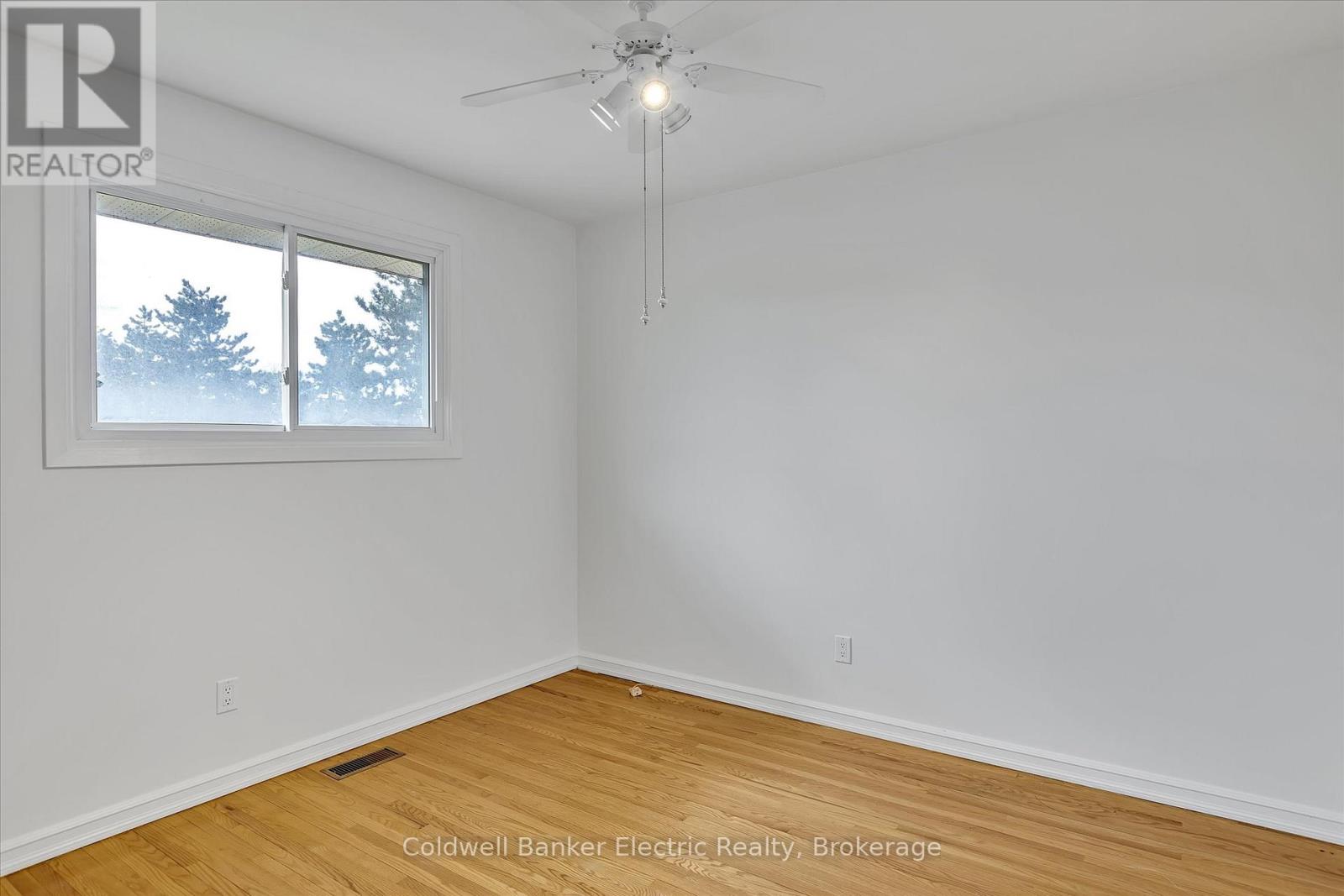 299 Bellevue Street, Peterborough North (South), Ontario  K9H 5E8 - Photo 18 - X12113803