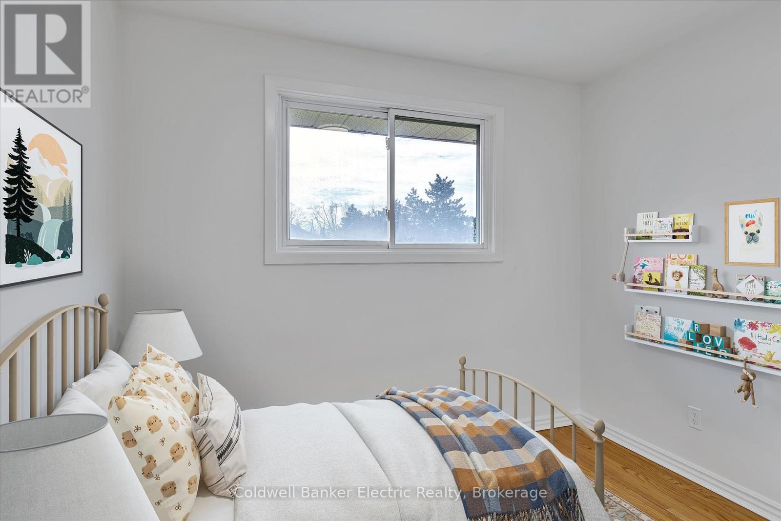 299 Bellevue Street, Peterborough North (South), Ontario  K9H 5E8 - Photo 21 - X12113803
