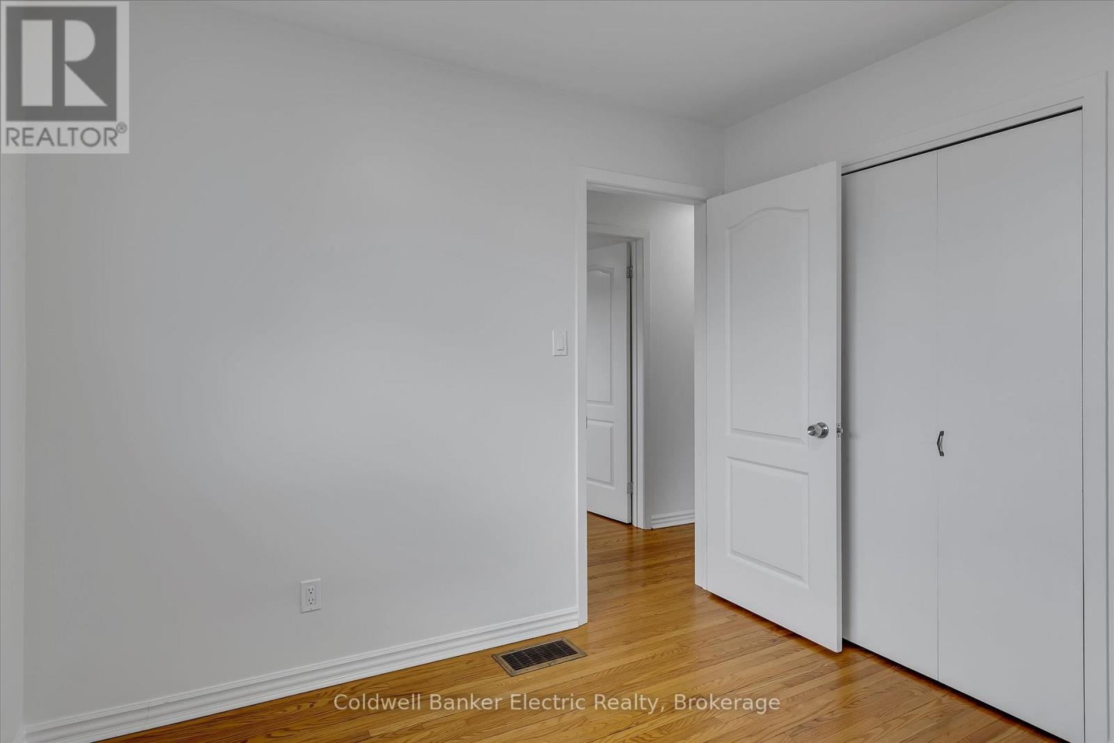 299 Bellevue Street, Peterborough North (South), Ontario  K9H 5E8 - Photo 23 - X12113803