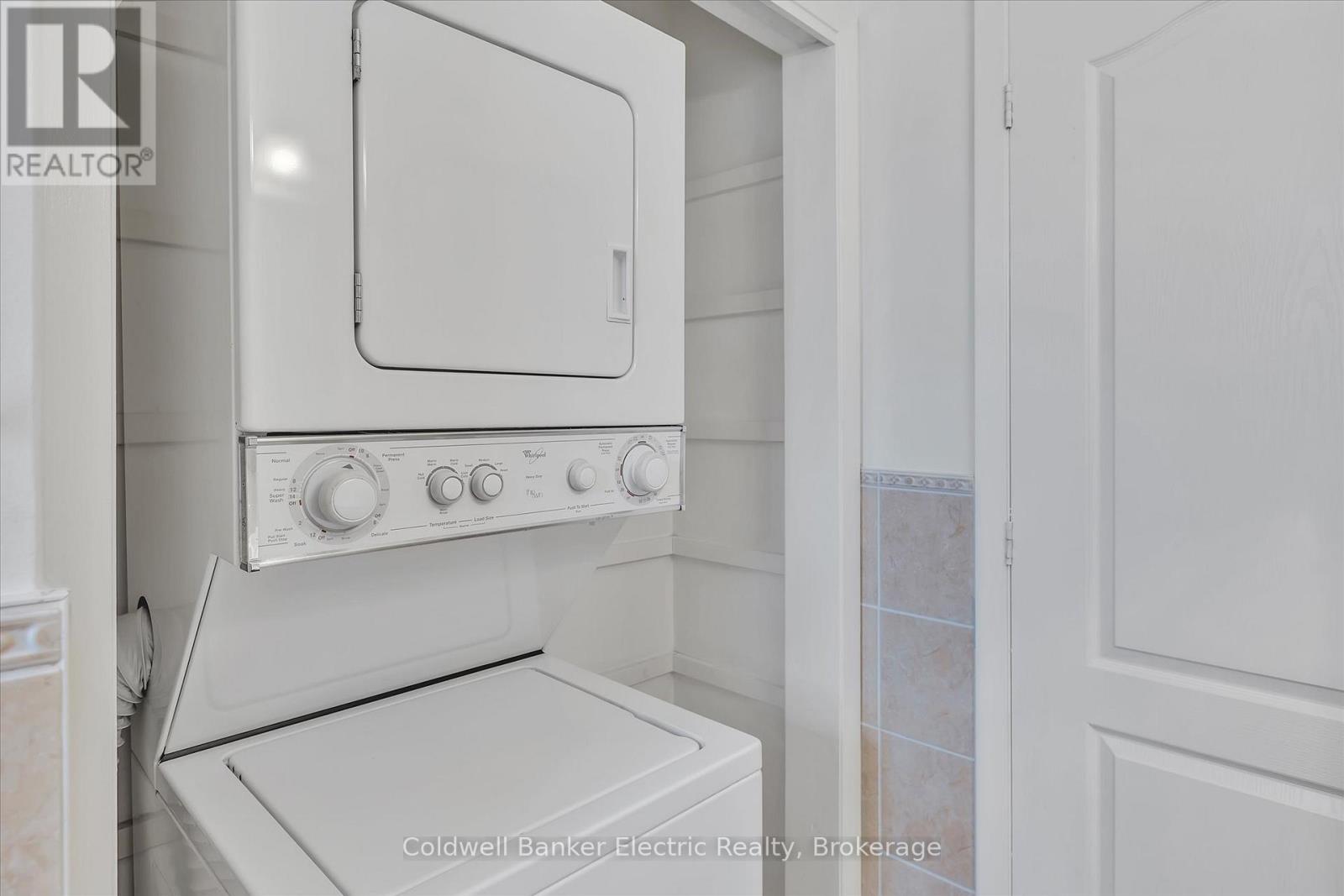 299 Bellevue Street, Peterborough North (South), Ontario  K9H 5E8 - Photo 27 - X12113803