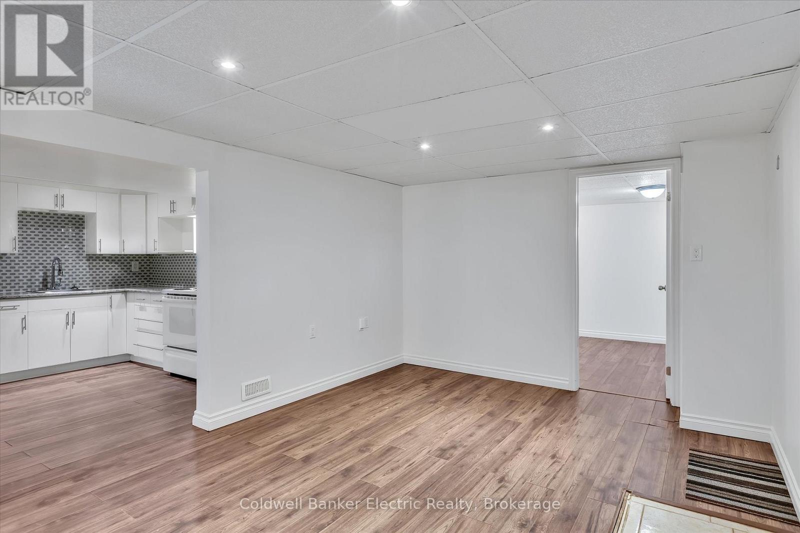 299 Bellevue Street, Peterborough North (South), Ontario  K9H 5E8 - Photo 29 - X12113803