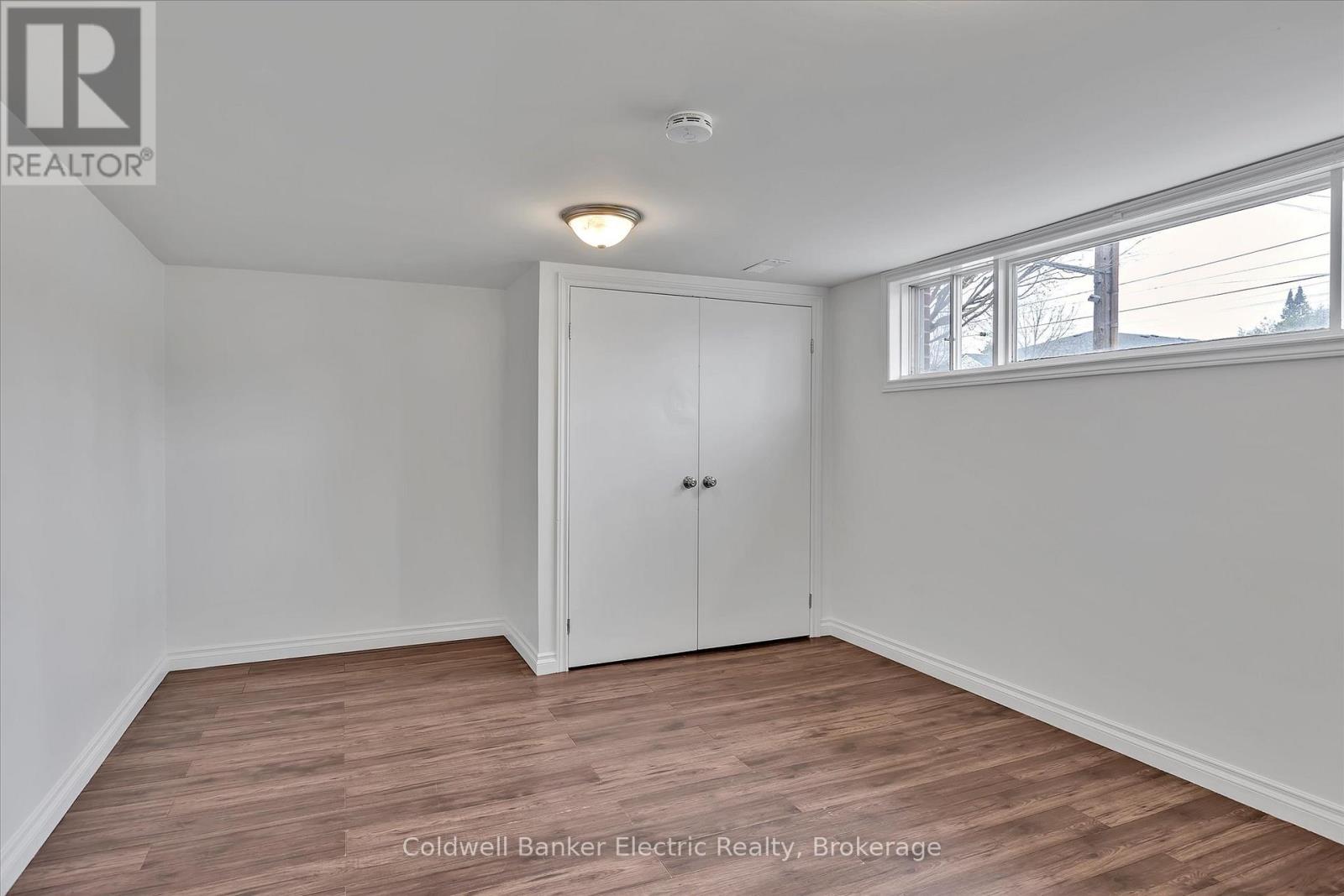 299 Bellevue Street, Peterborough North (South), Ontario  K9H 5E8 - Photo 37 - X12113803