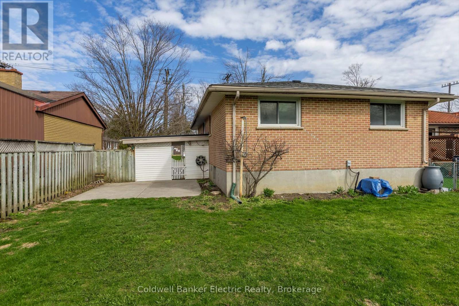 299 Bellevue Street, Peterborough North (South), Ontario  K9H 5E8 - Photo 44 - X12113803
