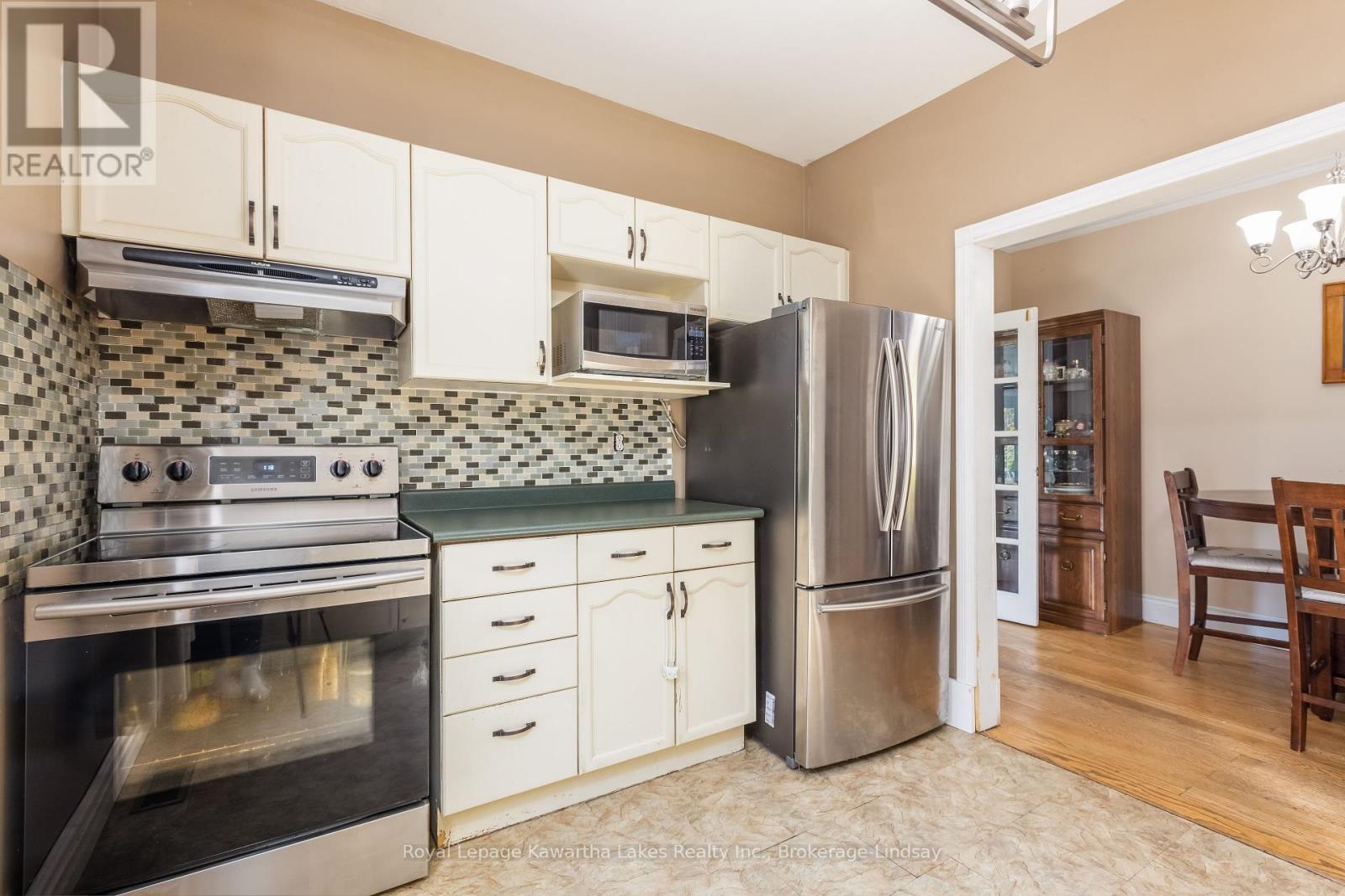 205 William Street N, Kawartha Lakes (Lindsay), Ontario  K9V 4B8 - Photo 12 - X12114546