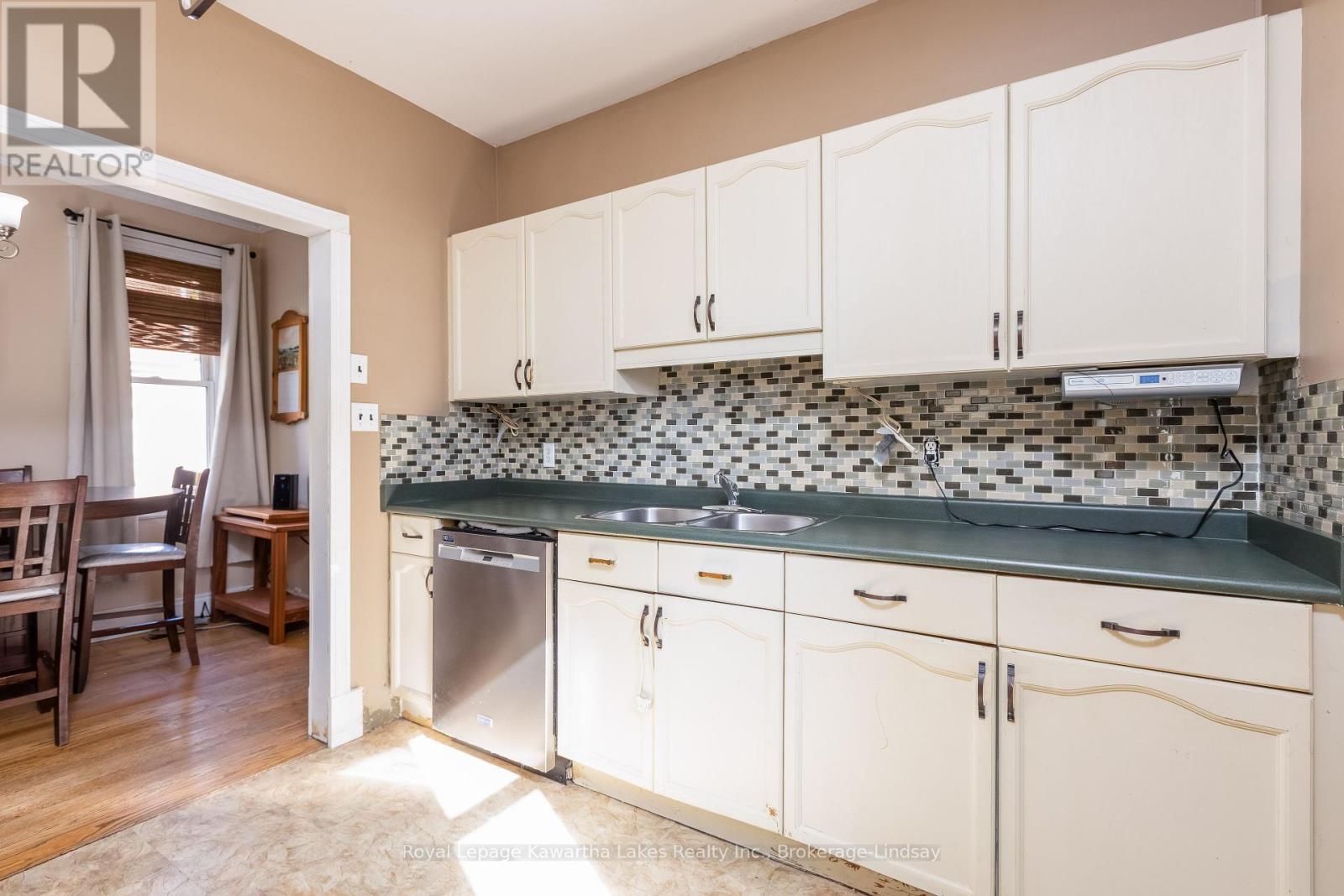 205 William Street N, Kawartha Lakes (Lindsay), Ontario  K9V 4B8 - Photo 13 - X12114546