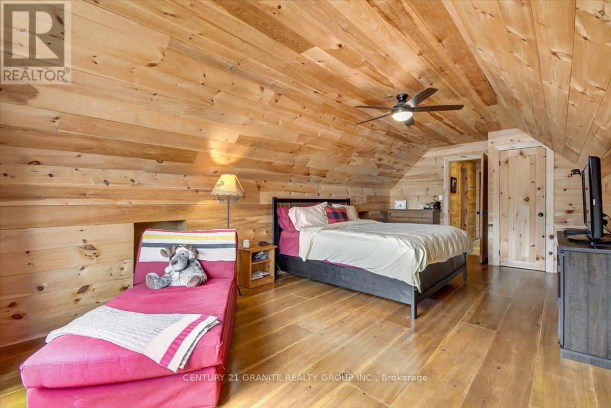 539b Dog Bay Road, Hastings Highlands (Herschel Ward), Ontario  K0L 2S0 - Photo 16 - X12115055