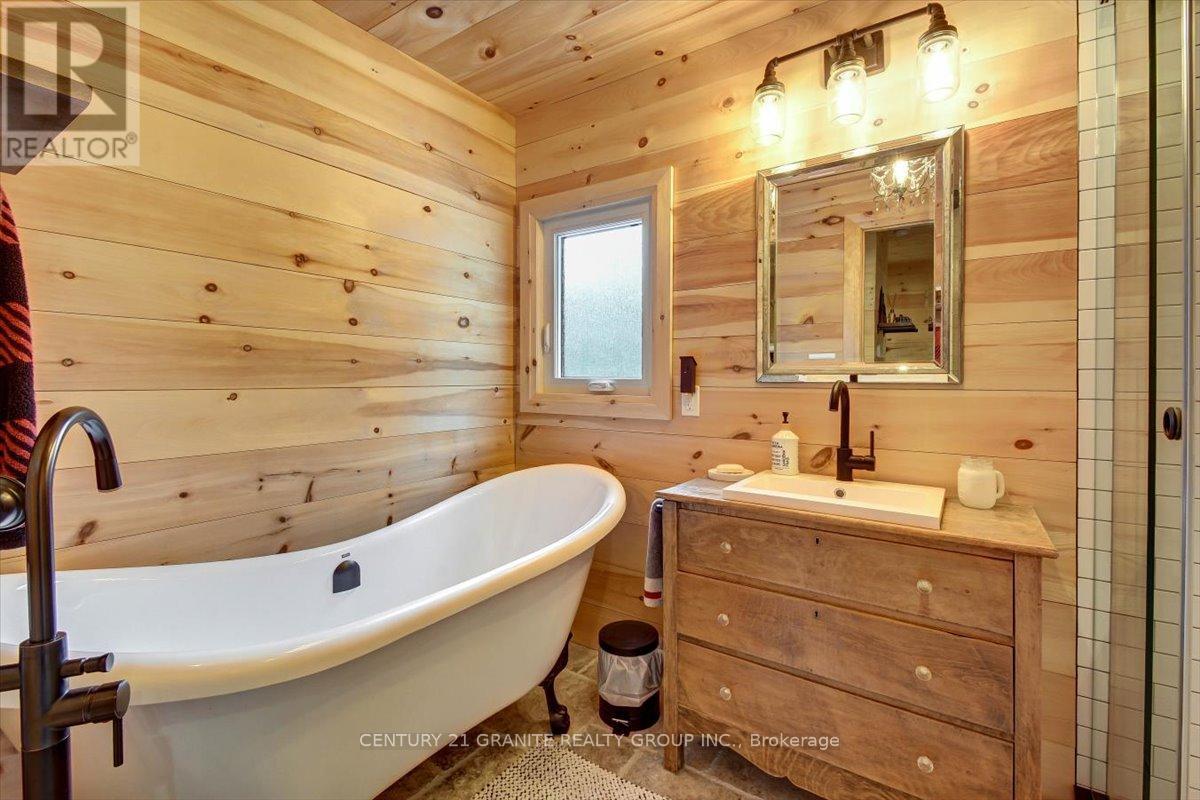 539b Dog Bay Road, Hastings Highlands (Herschel Ward), Ontario  K0L 2S0 - Photo 17 - X12115055