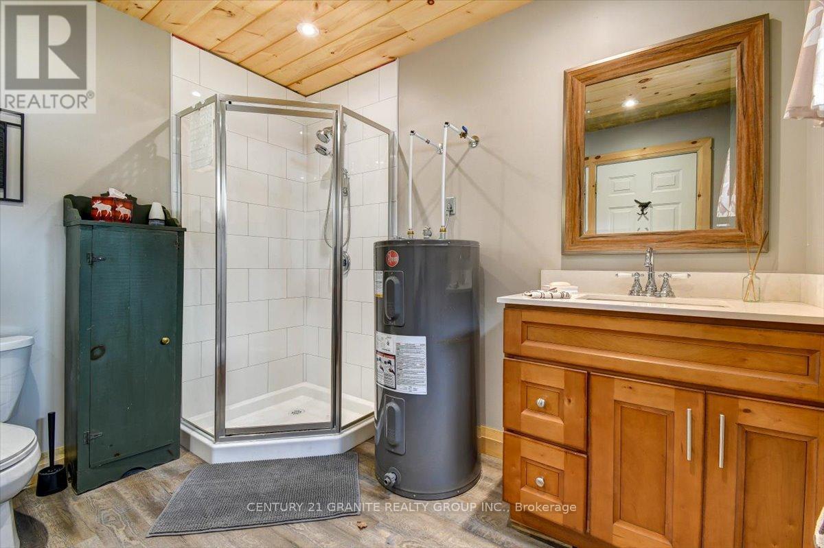 539b Dog Bay Road, Hastings Highlands (Herschel Ward), Ontario  K0L 2S0 - Photo 34 - X12115055