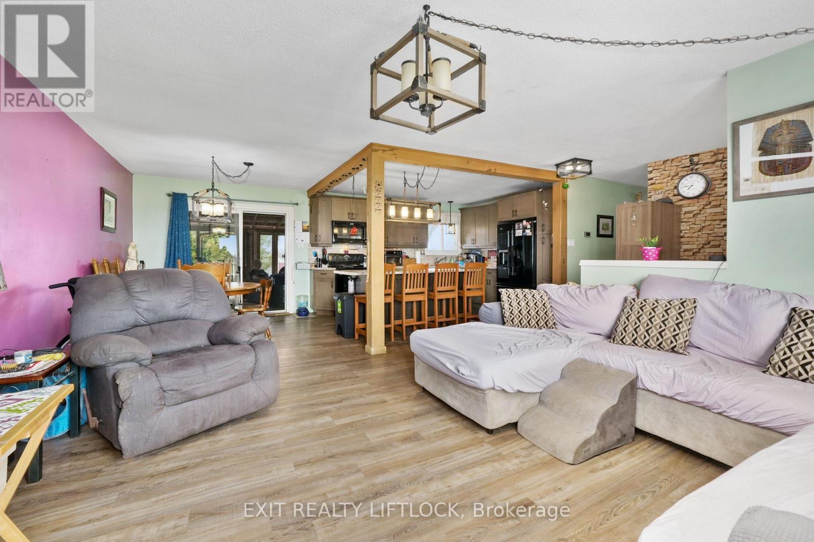 1688 Tara Road, Selwyn, Ontario  K9J 6X2 - Photo 13 - X12115065