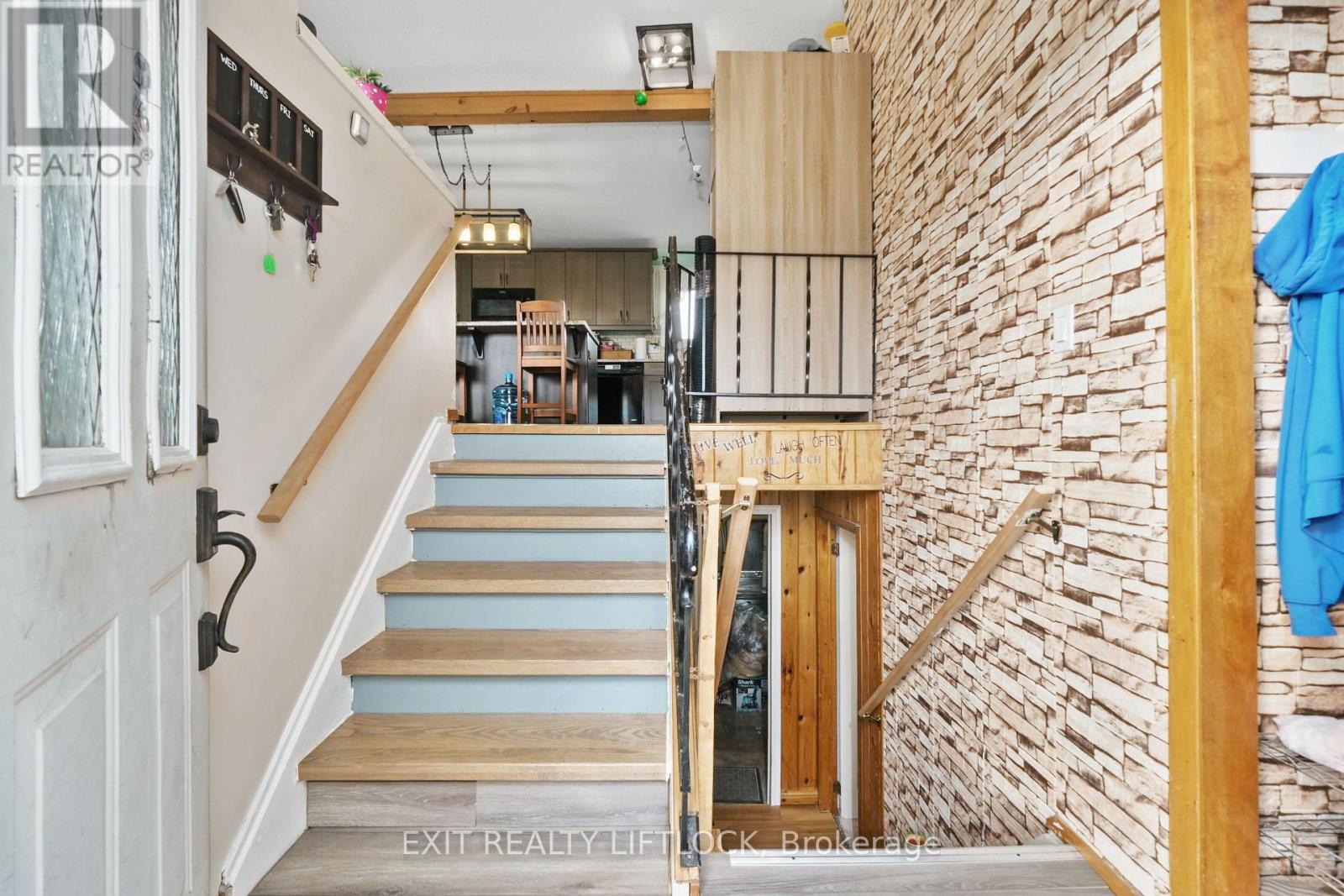 1688 Tara Road, Selwyn, Ontario  K9J 6X2 - Photo 2 - X12115065
