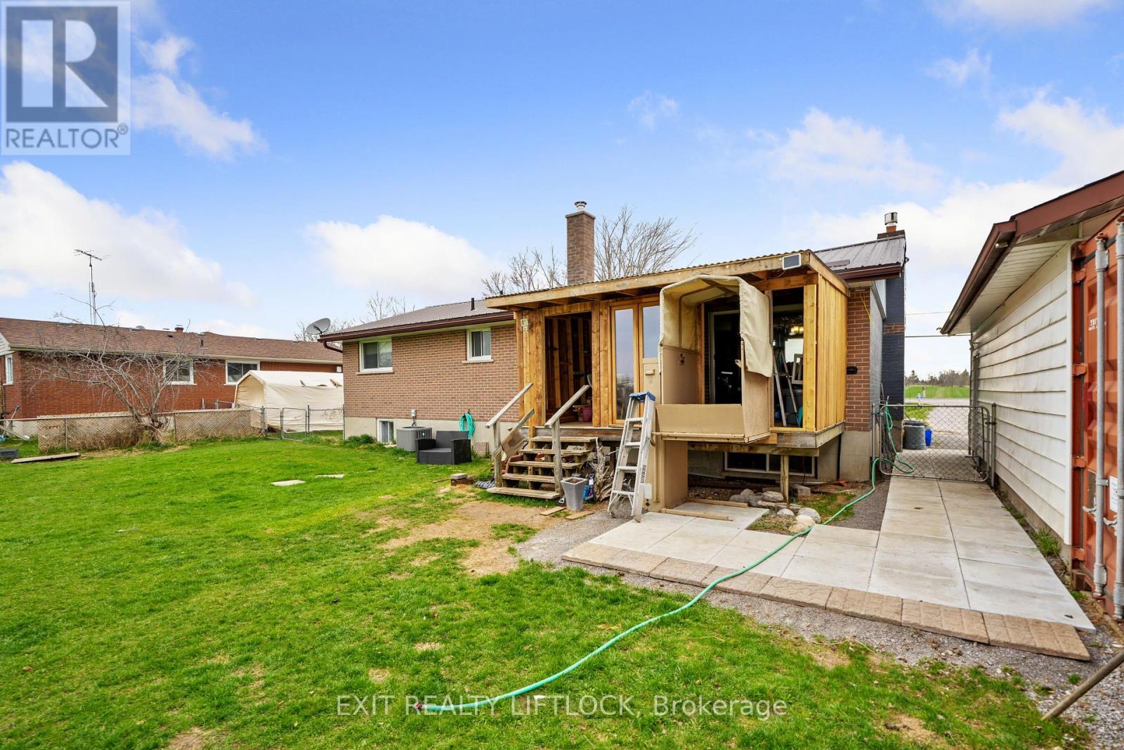 1688 Tara Road, Selwyn, Ontario  K9J 6X2 - Photo 34 - X12115065