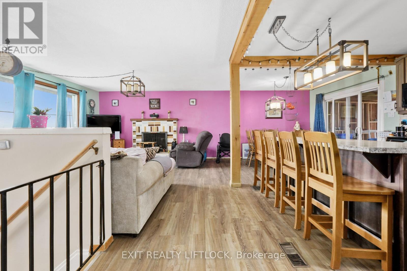 1688 Tara Road, Selwyn, Ontario  K9J 6X2 - Photo 5 - X12115065