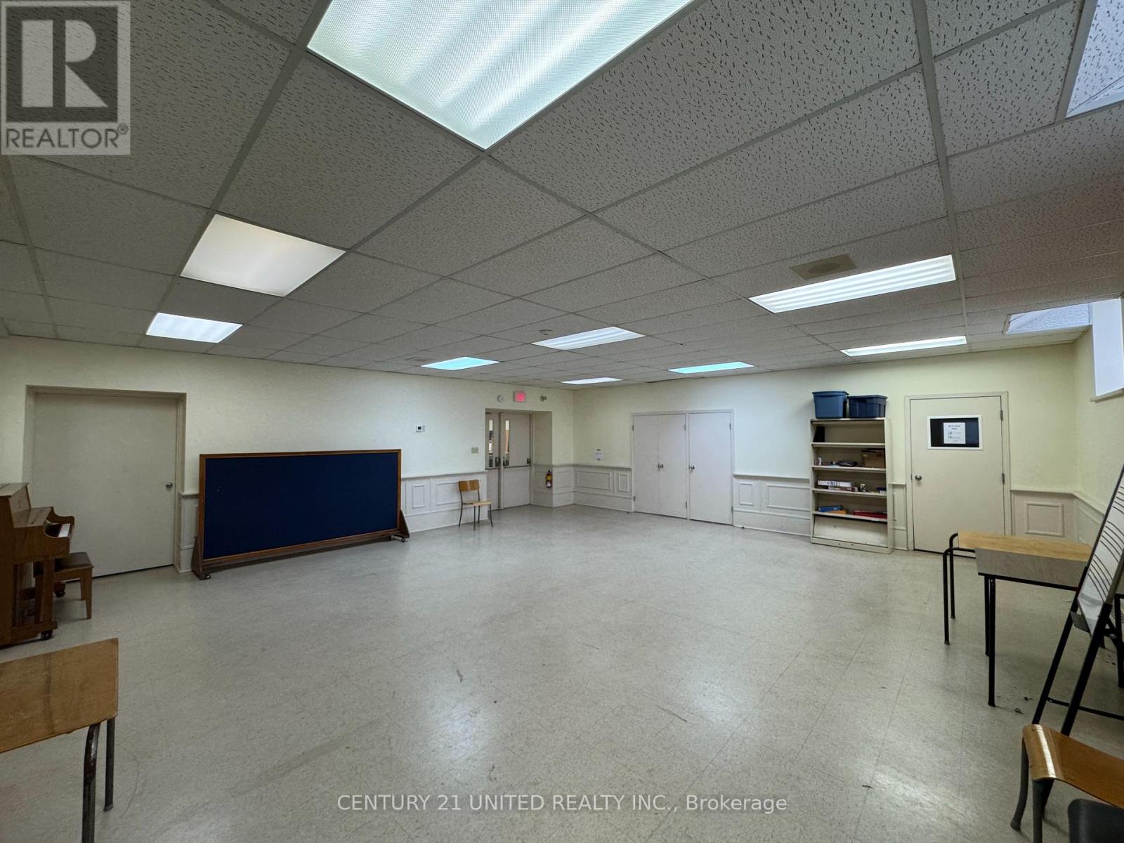 Lower - 235 Rubidge Street, Peterborough Central (South), Ontario  K9J 3N9 - Photo 8 - X12115072