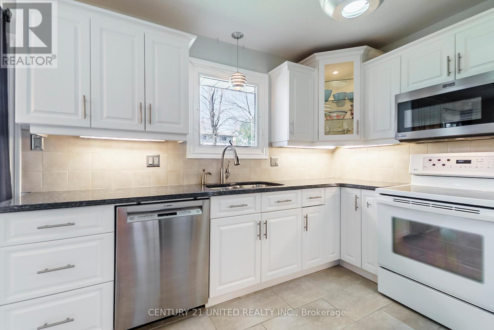 1375 Heather Lane, Peterborough West (North), Ontario  K9J 7N1 - Photo 10 - X12115175