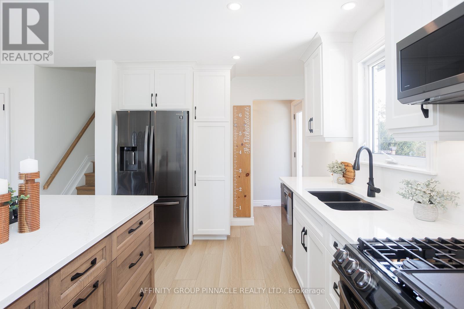 19 Mohawk Drive, Kawartha Lakes (Ops), Ontario  K9V 0J6 - Photo 11 - X12115200