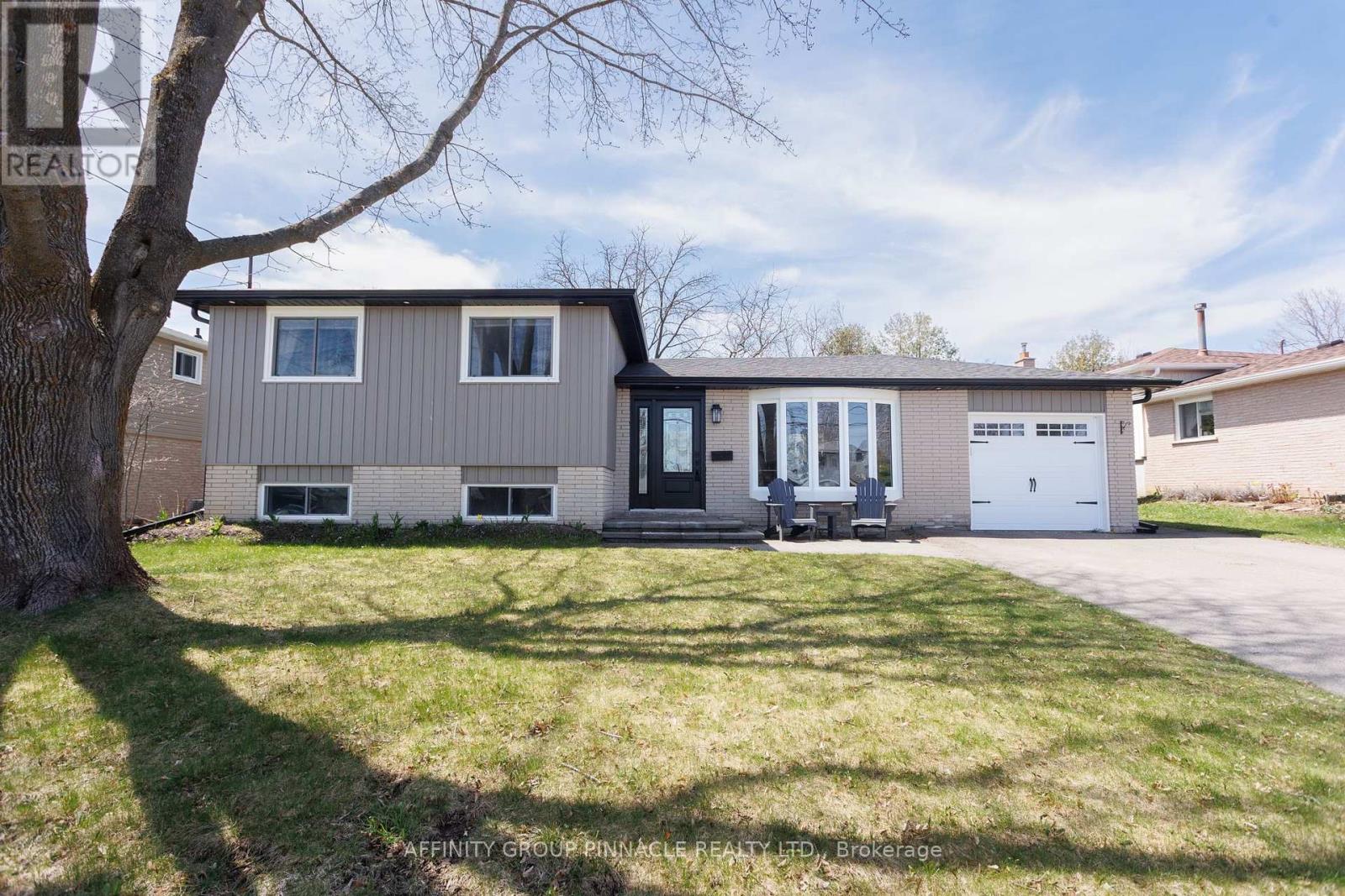 19 Mohawk Drive, Kawartha Lakes (Ops), Ontario  K9V 0J6 - Photo 2 - X12115200