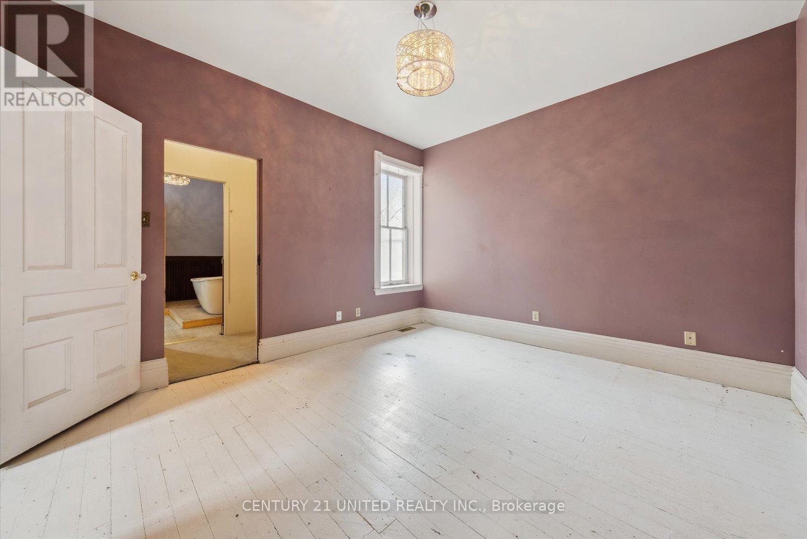 183 Stewart Street, Peterborough Central (South), Ontario  K9J 3M4 - Photo 24 - X12115262