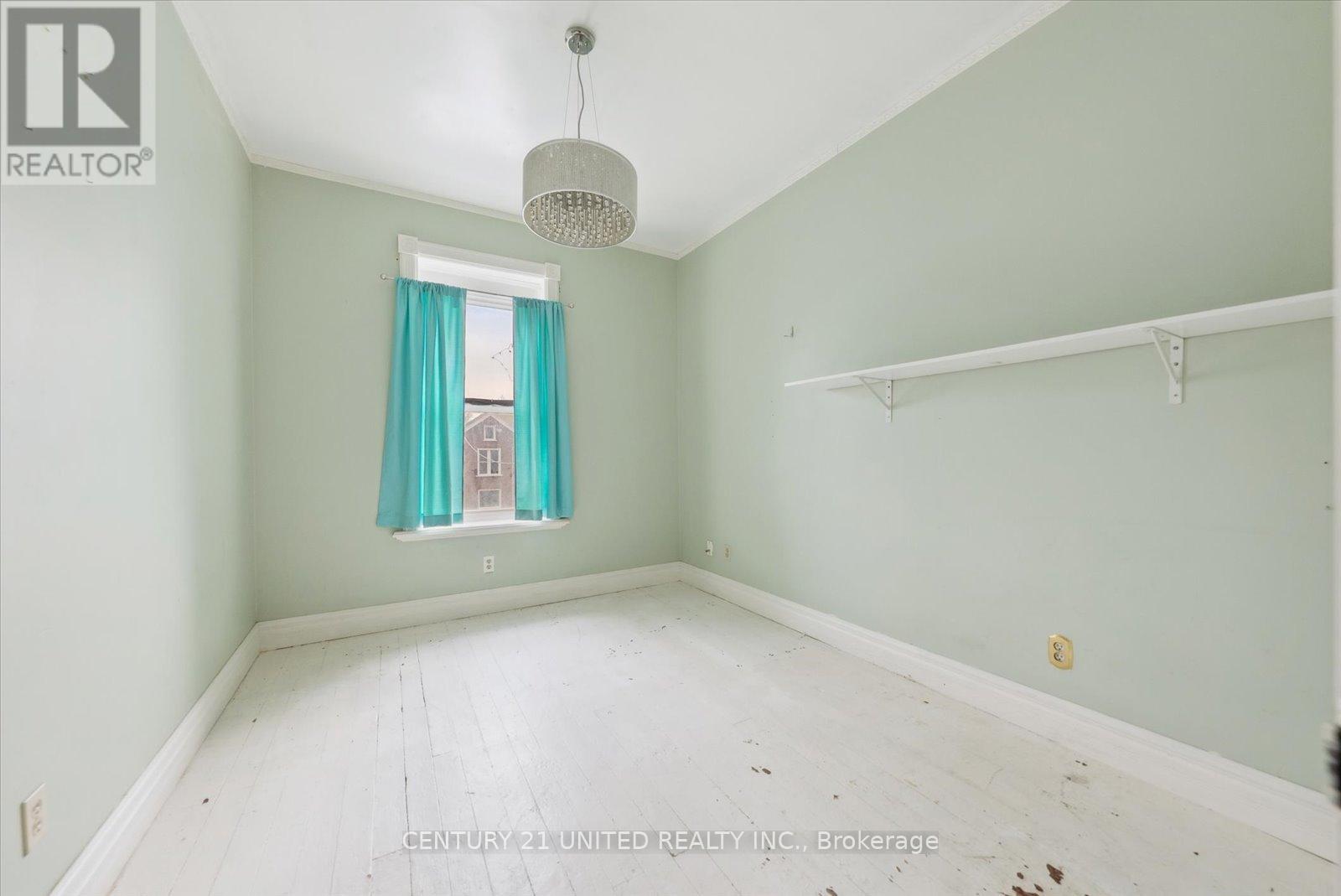 183 Stewart Street, Peterborough Central (South), Ontario  K9J 3M4 - Photo 32 - X12115262
