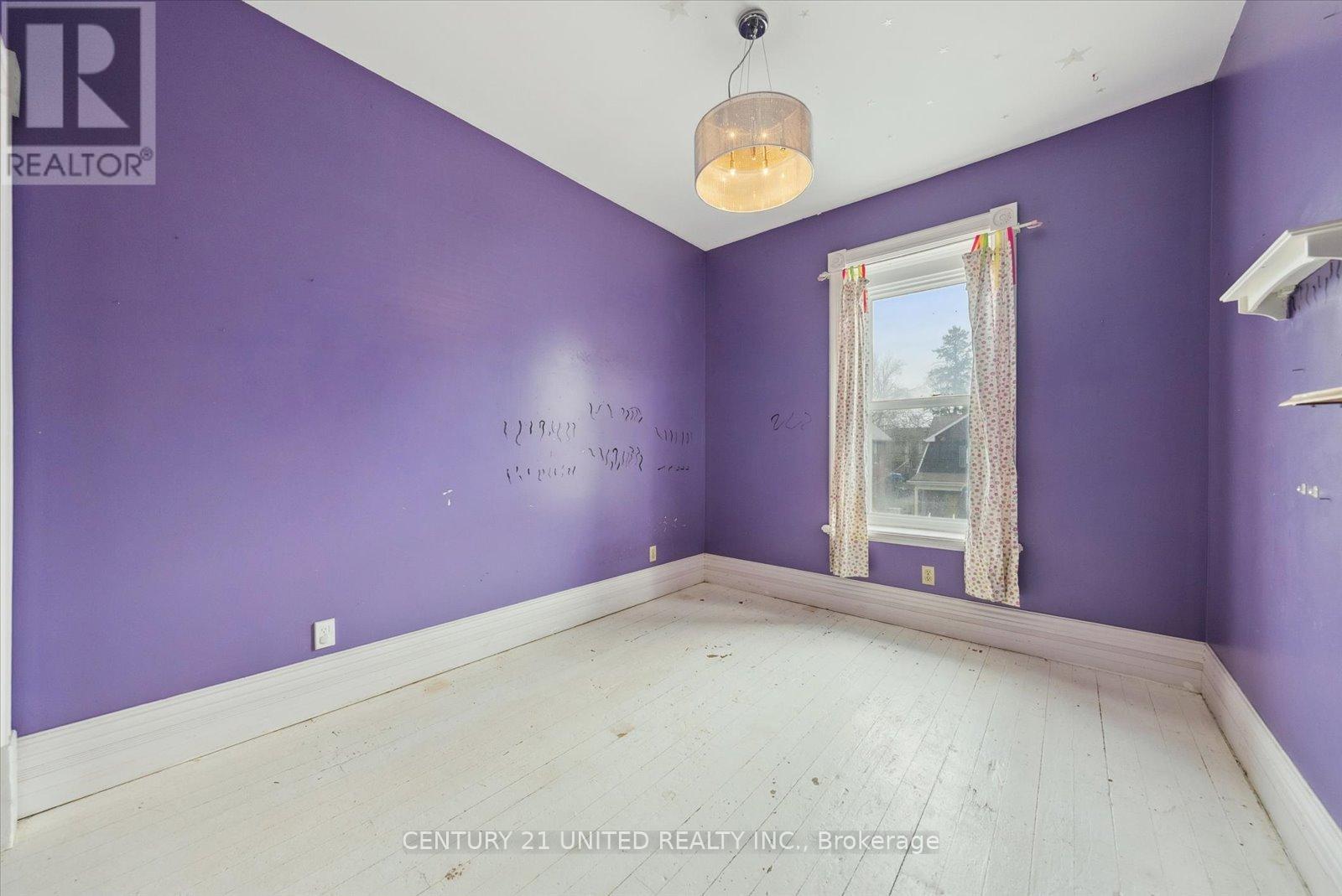 183 Stewart Street, Peterborough Central (South), Ontario  K9J 3M4 - Photo 34 - X12115262