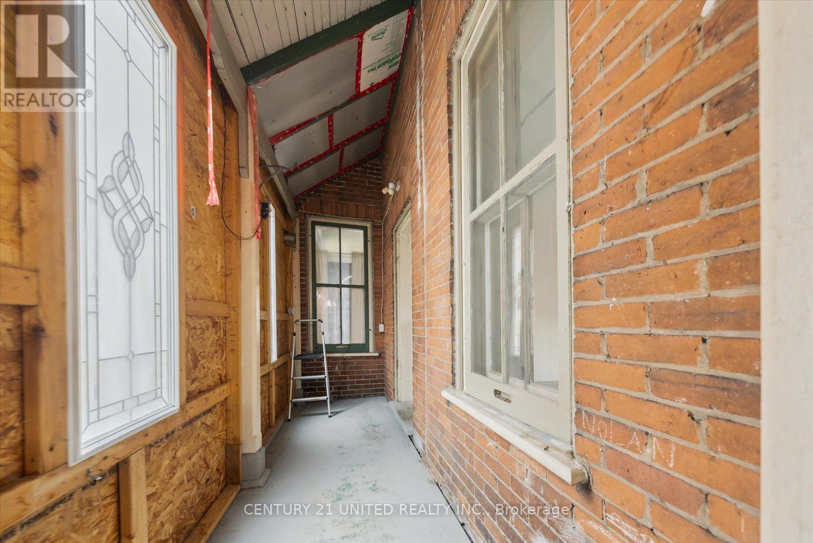 183 Stewart Street, Peterborough Central (South), Ontario  K9J 3M4 - Photo 40 - X12115262