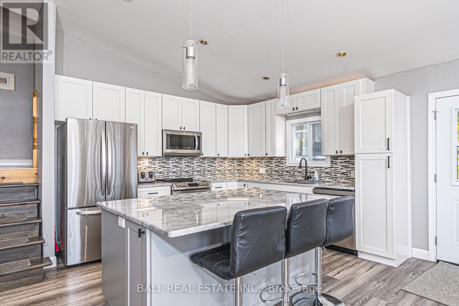 1851 Young's Point Road, Selwyn, Ontario  K0L 2H0 - Photo 16 - X12115291