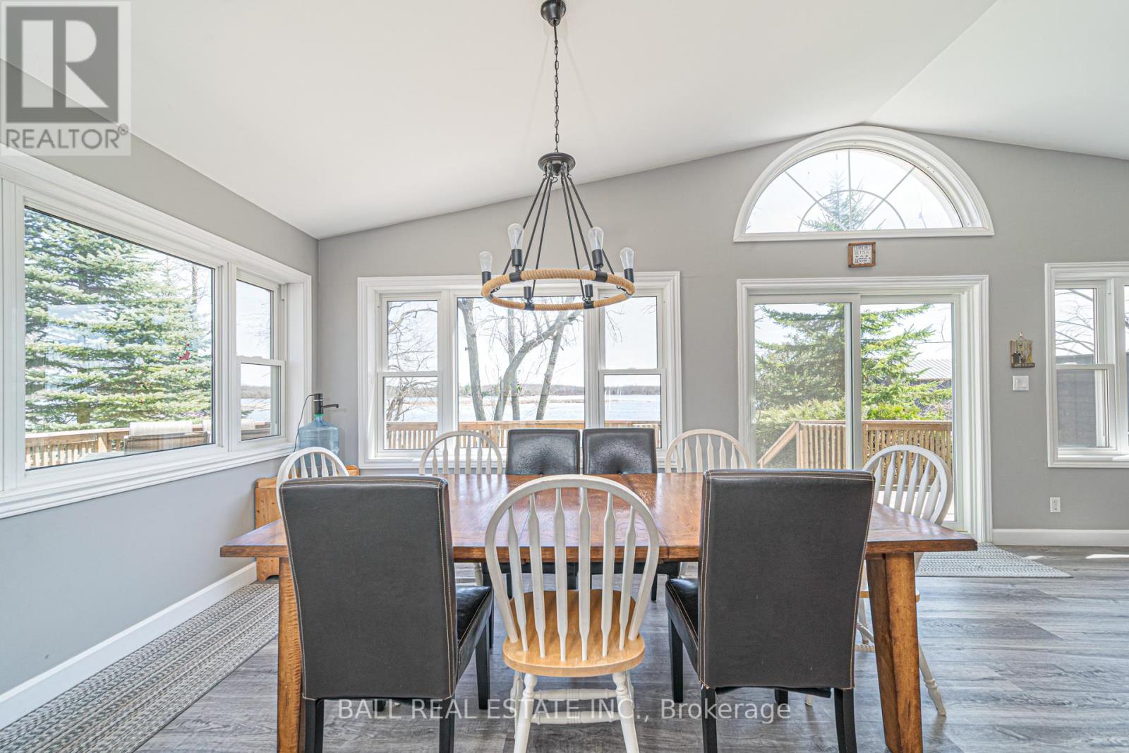 1851 Young's Point Road, Selwyn, Ontario  K0L 2H0 - Photo 9 - X12115291
