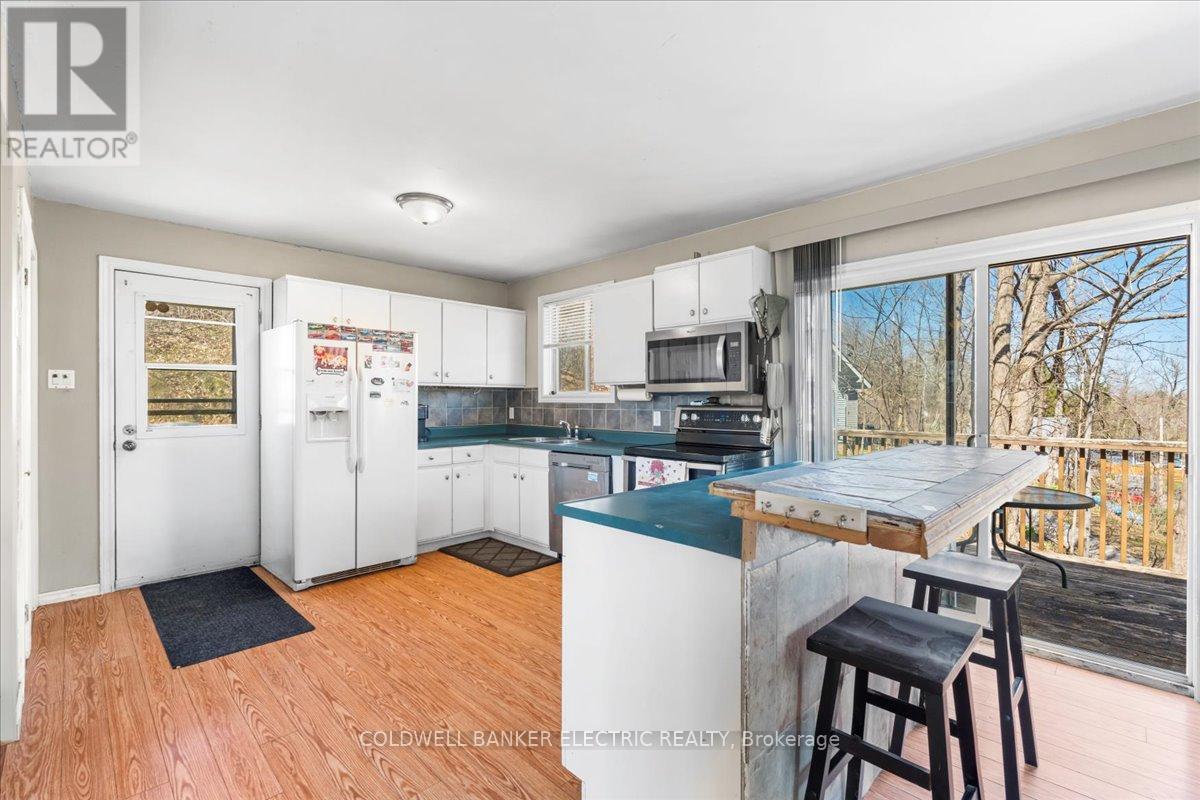 38 Cliffside Drive, Kawartha Lakes, Ontario  K0L 1T0 - Photo 18 - X12115357