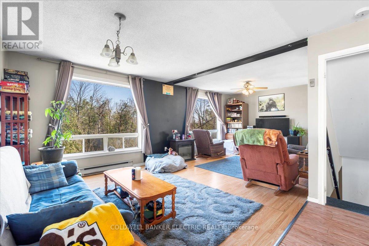 38 Cliffside Drive, Kawartha Lakes, Ontario  K0L 1T0 - Photo 20 - X12115357