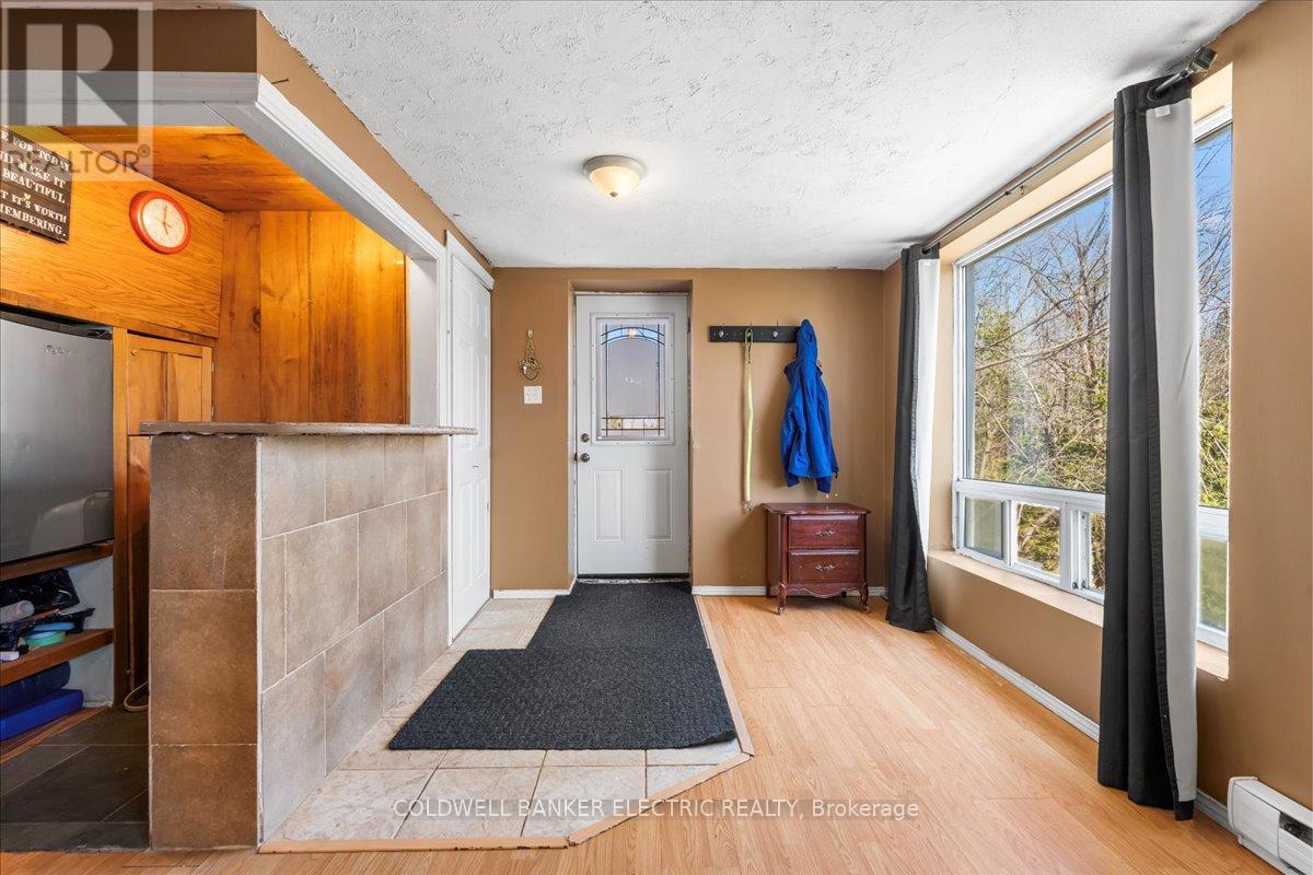 38 Cliffside Drive, Kawartha Lakes, Ontario  K0L 1T0 - Photo 3 - X12115357