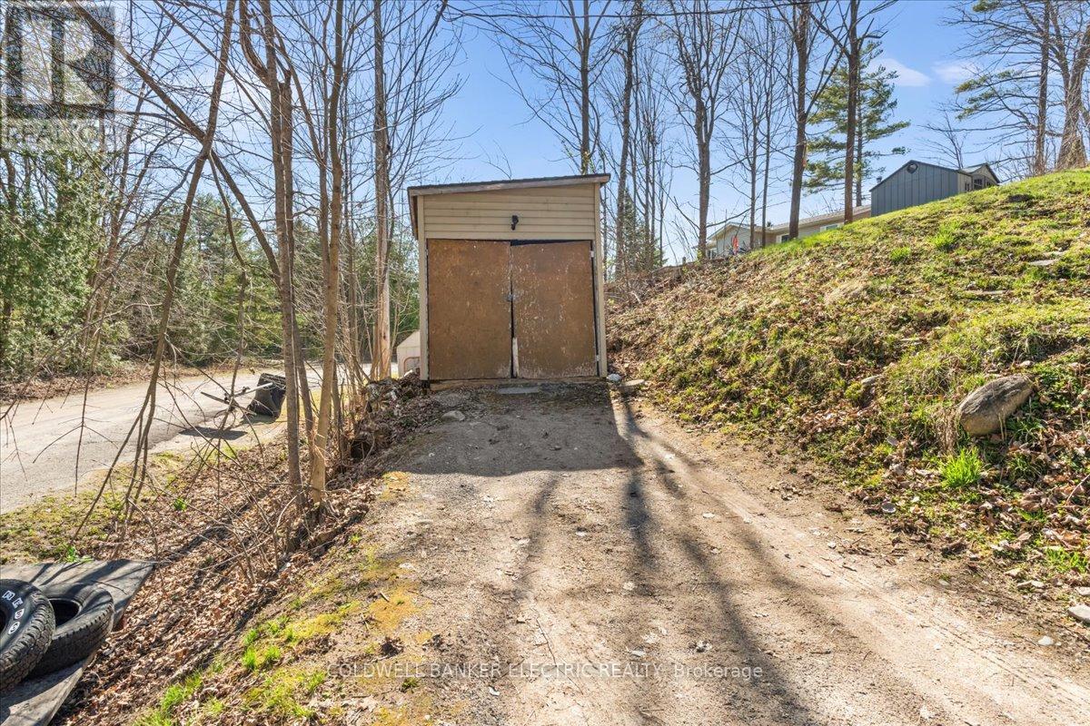 38 Cliffside Drive, Kawartha Lakes, Ontario  K0L 1T0 - Photo 33 - X12115357