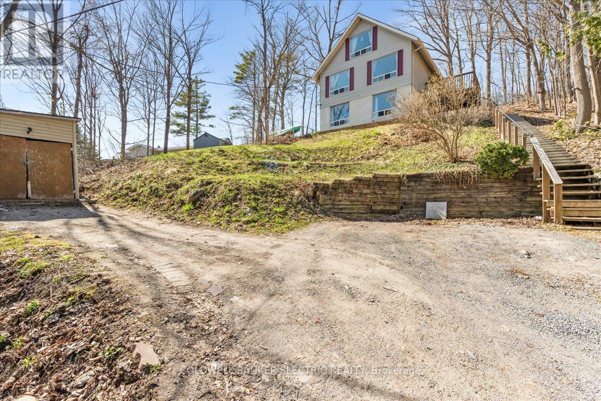 38 Cliffside Drive, Kawartha Lakes, Ontario  K0L 1T0 - Photo 35 - X12115357