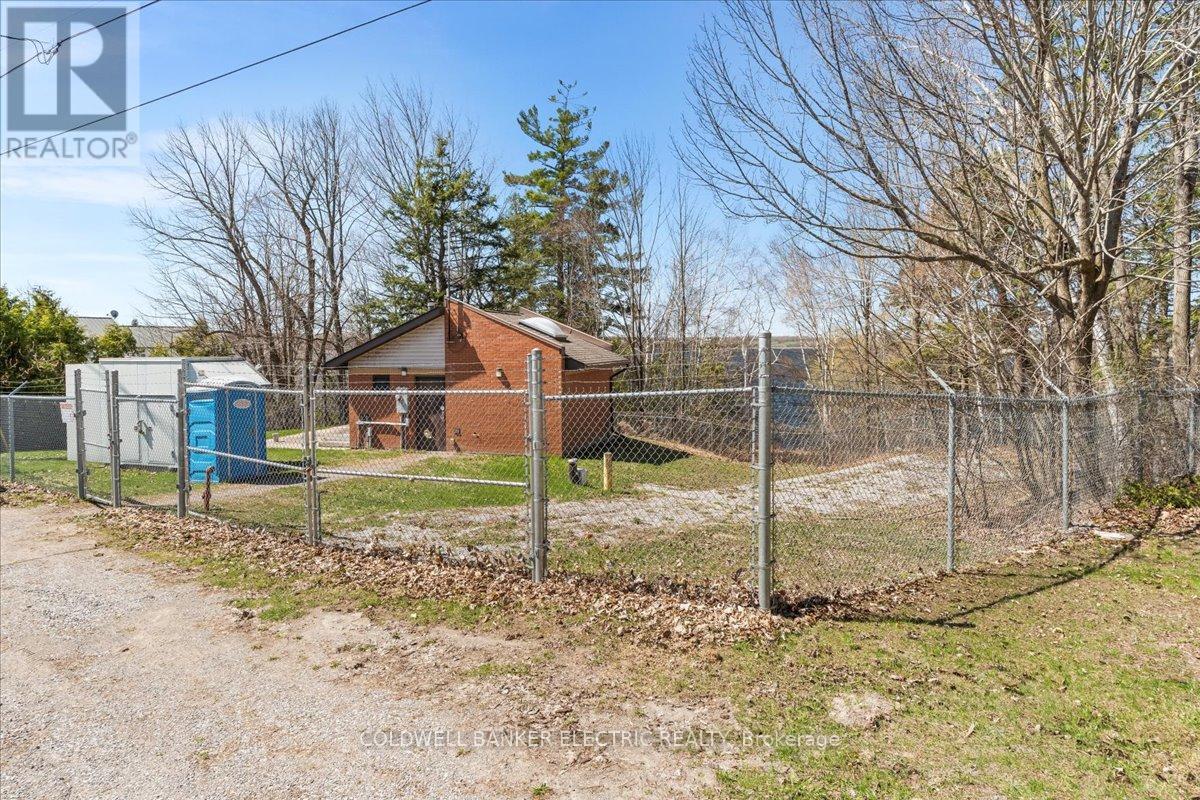 38 Cliffside Drive, Kawartha Lakes, Ontario  K0L 1T0 - Photo 44 - X12115357