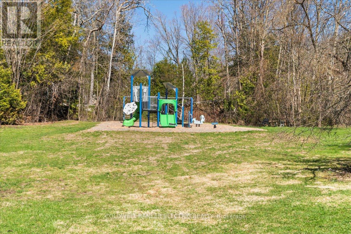 38 Cliffside Drive, Kawartha Lakes, Ontario  K0L 1T0 - Photo 45 - X12115357