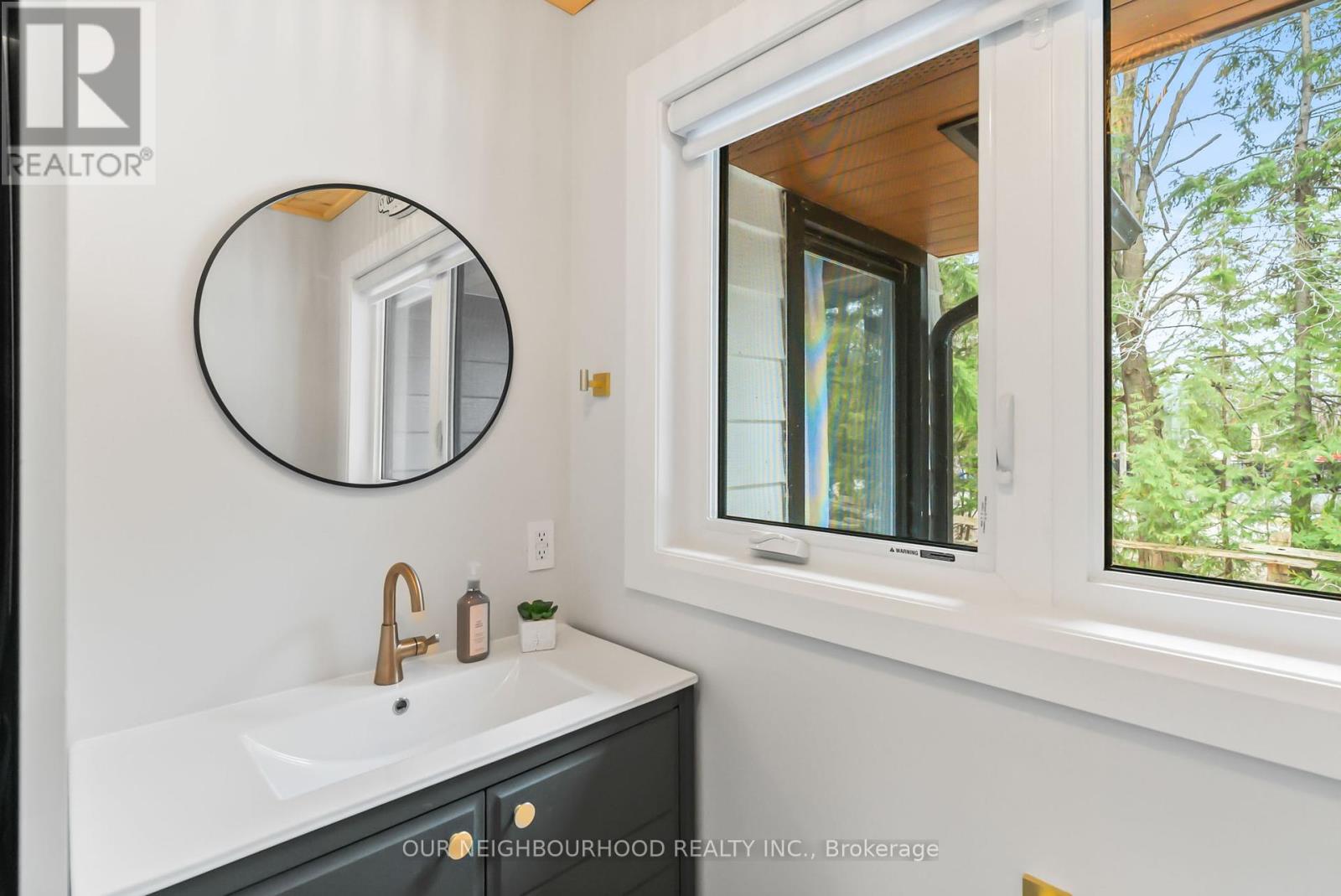 194 Snug Harbour Road, Kawartha Lakes (Lindsay), Ontario  K9V 4R6 - Photo 22 - X12115469