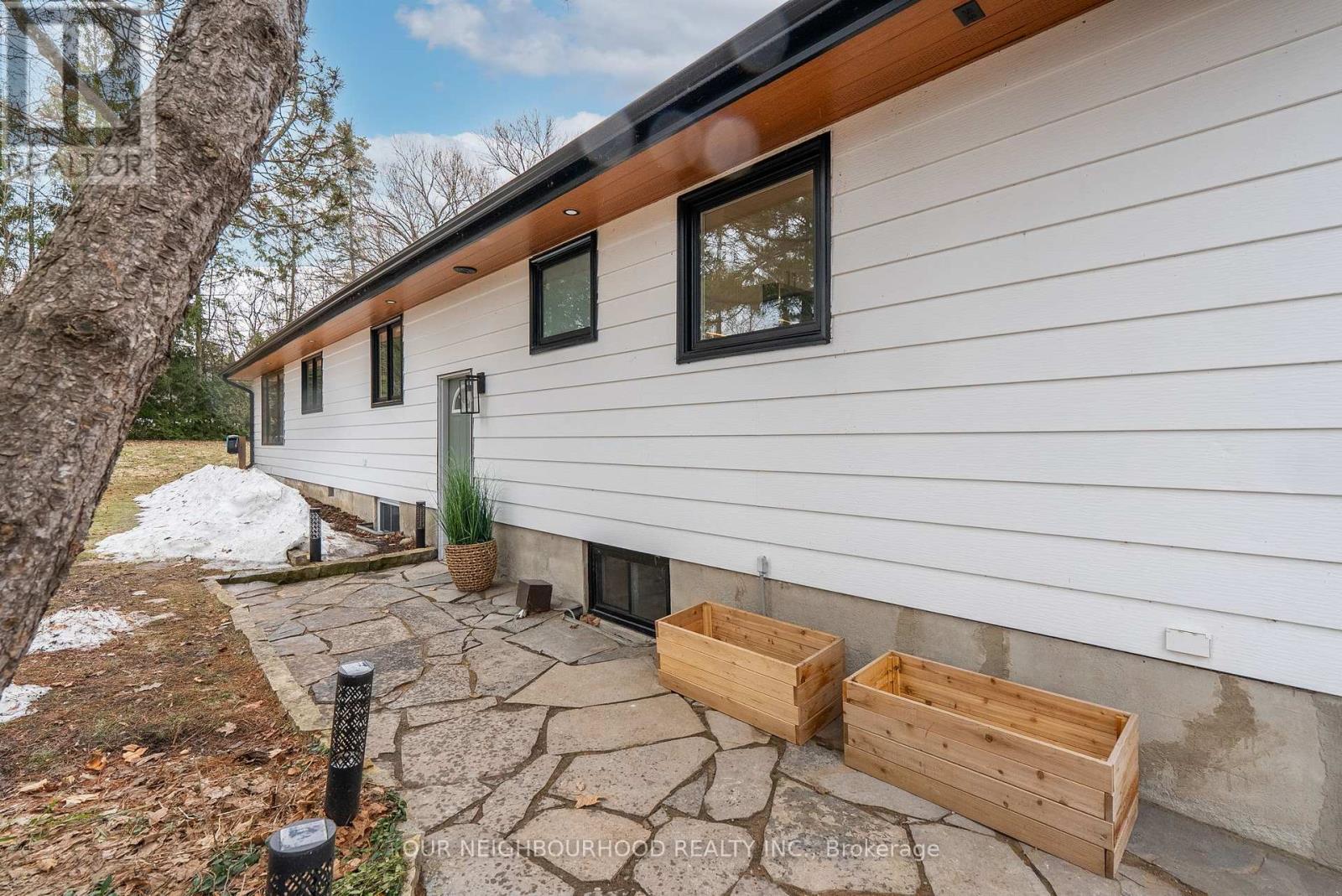 194 Snug Harbour Road, Kawartha Lakes (Lindsay), Ontario  K9V 4R6 - Photo 38 - X12115469