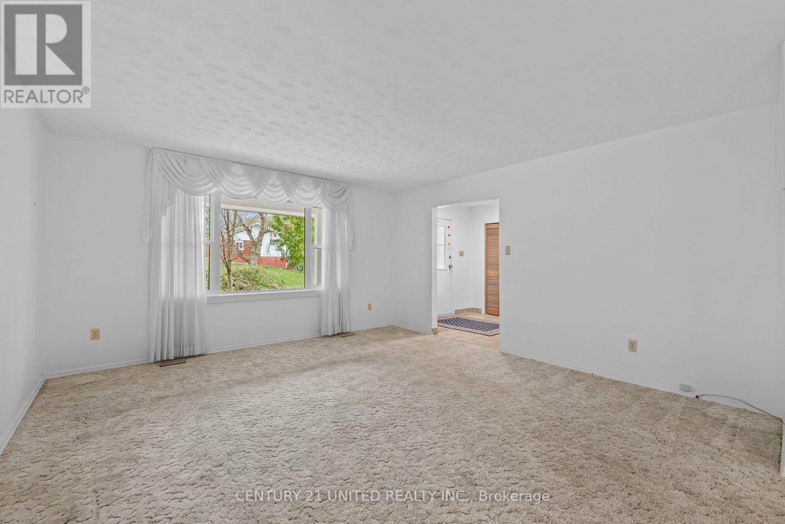 1219 Bridle Drive, Peterborough West (North), Ontario  K9J 7J7 - Photo 9 - X12115507