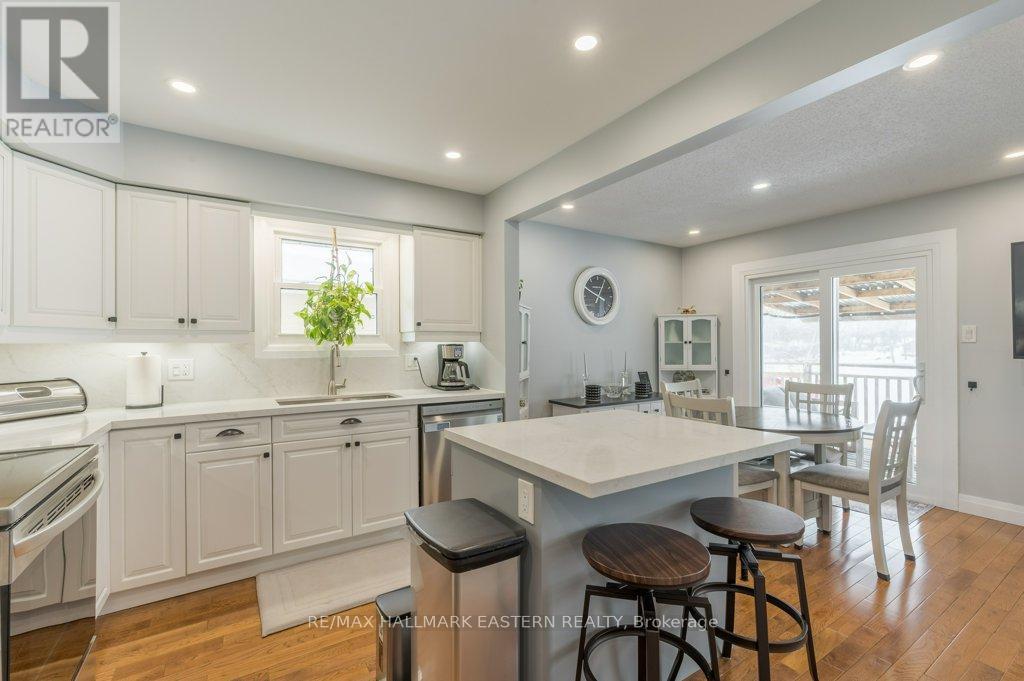 270 Sherin Avenue, Peterborough South (East), Ontario  K9J 1B6 - Photo 5 - X12115572