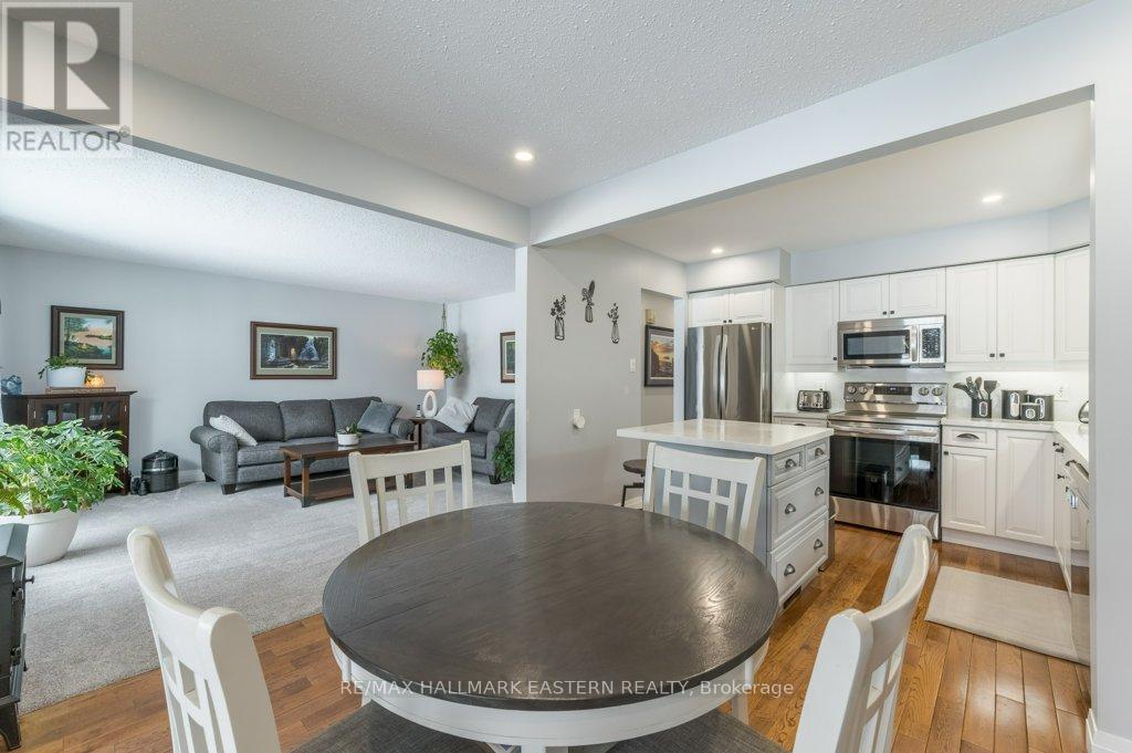 270 Sherin Avenue, Peterborough South (East), Ontario  K9J 1B6 - Photo 9 - X12115572